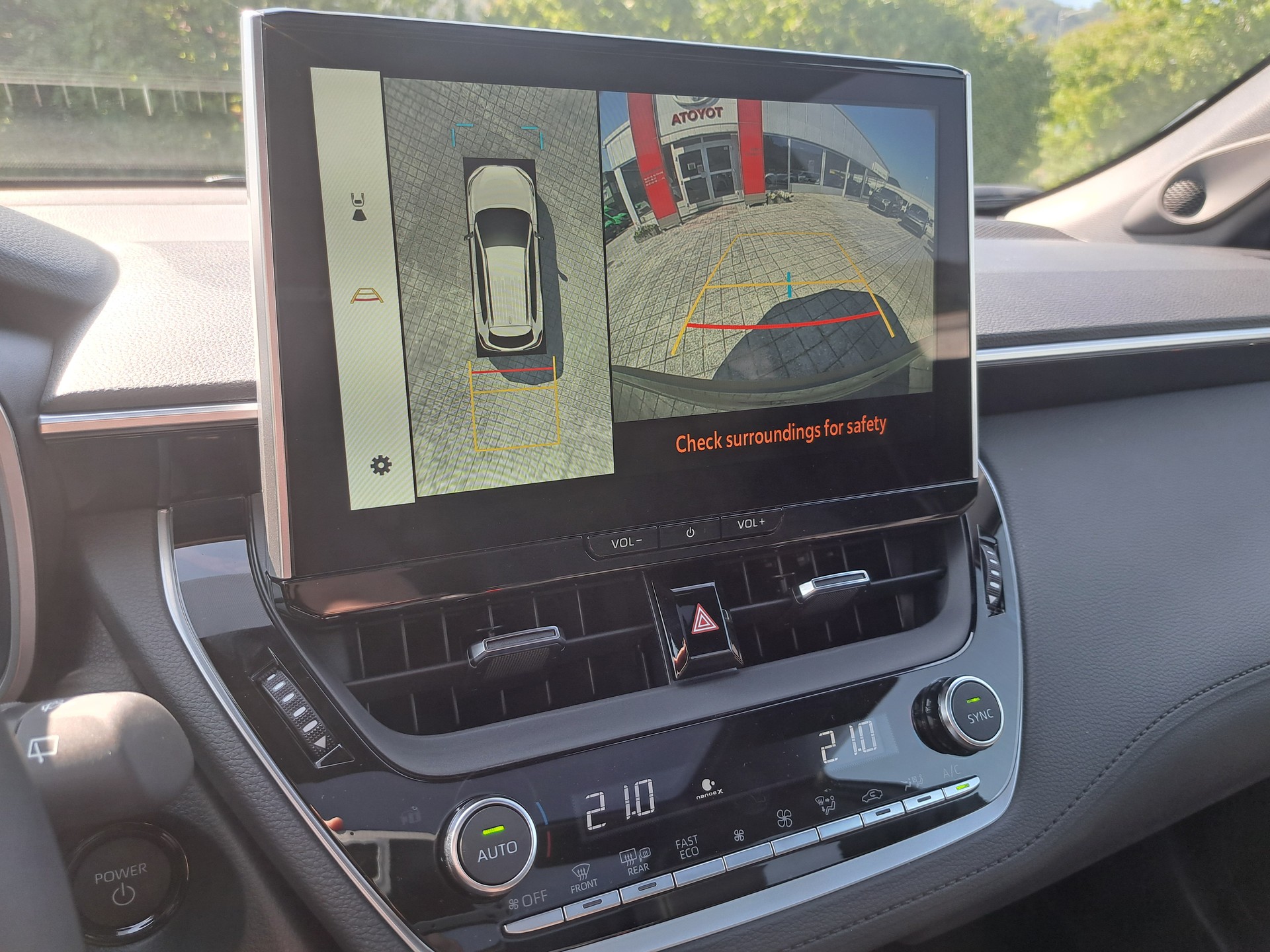 TOYOTA Corolla Cross 2.0 Premium e-CVT AWD - 14