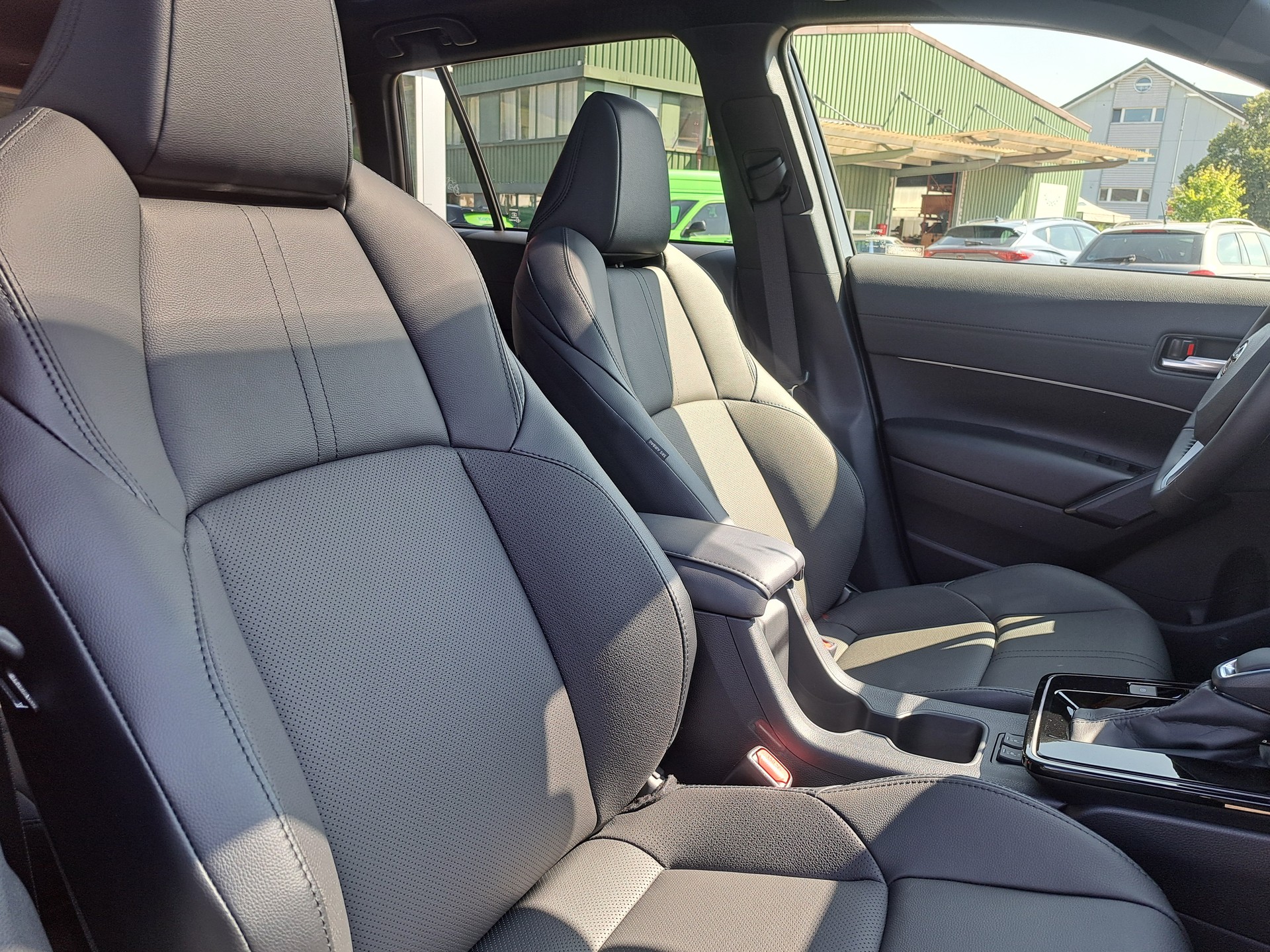 TOYOTA Corolla Cross 2.0 Premium e-CVT AWD - 6