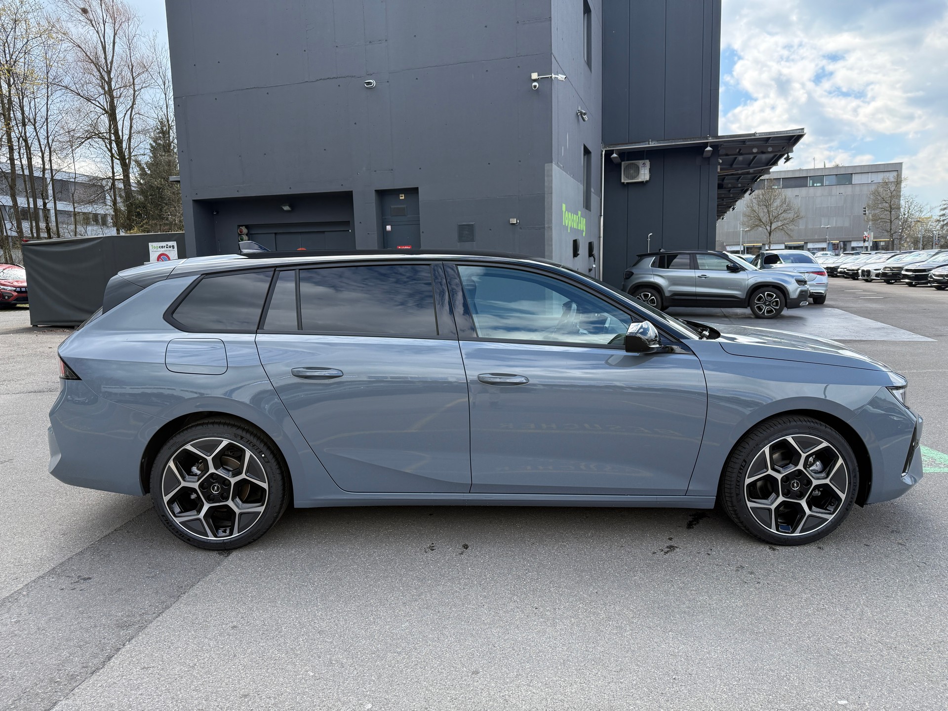 OPEL Astra Sports Tourer 1.2i Turbo GS A - 4