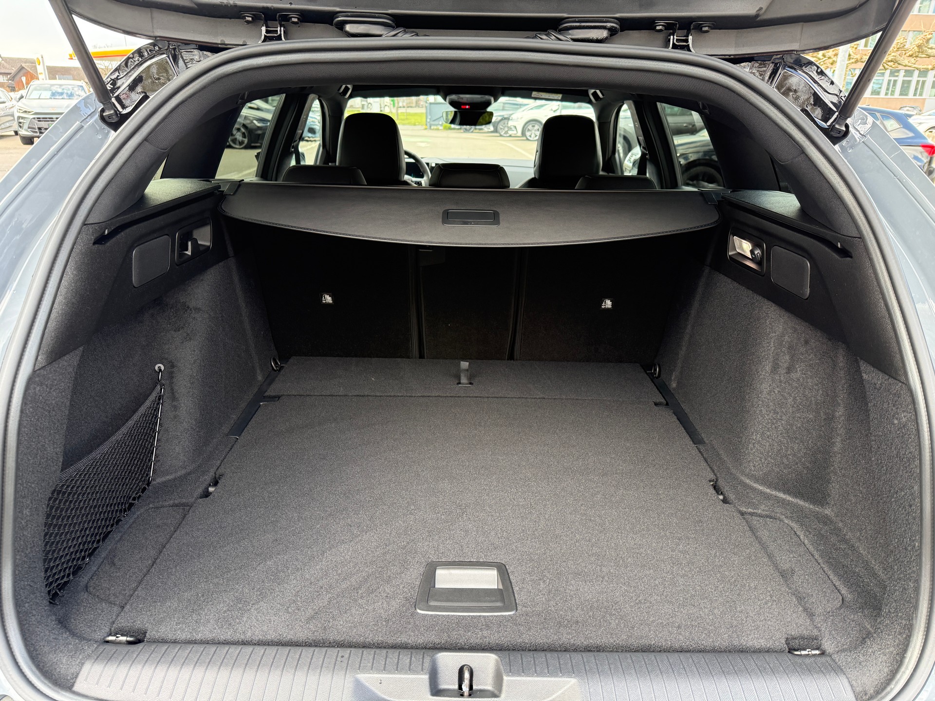 OPEL Astra Sports Tourer 1.2i Turbo GS A - 19