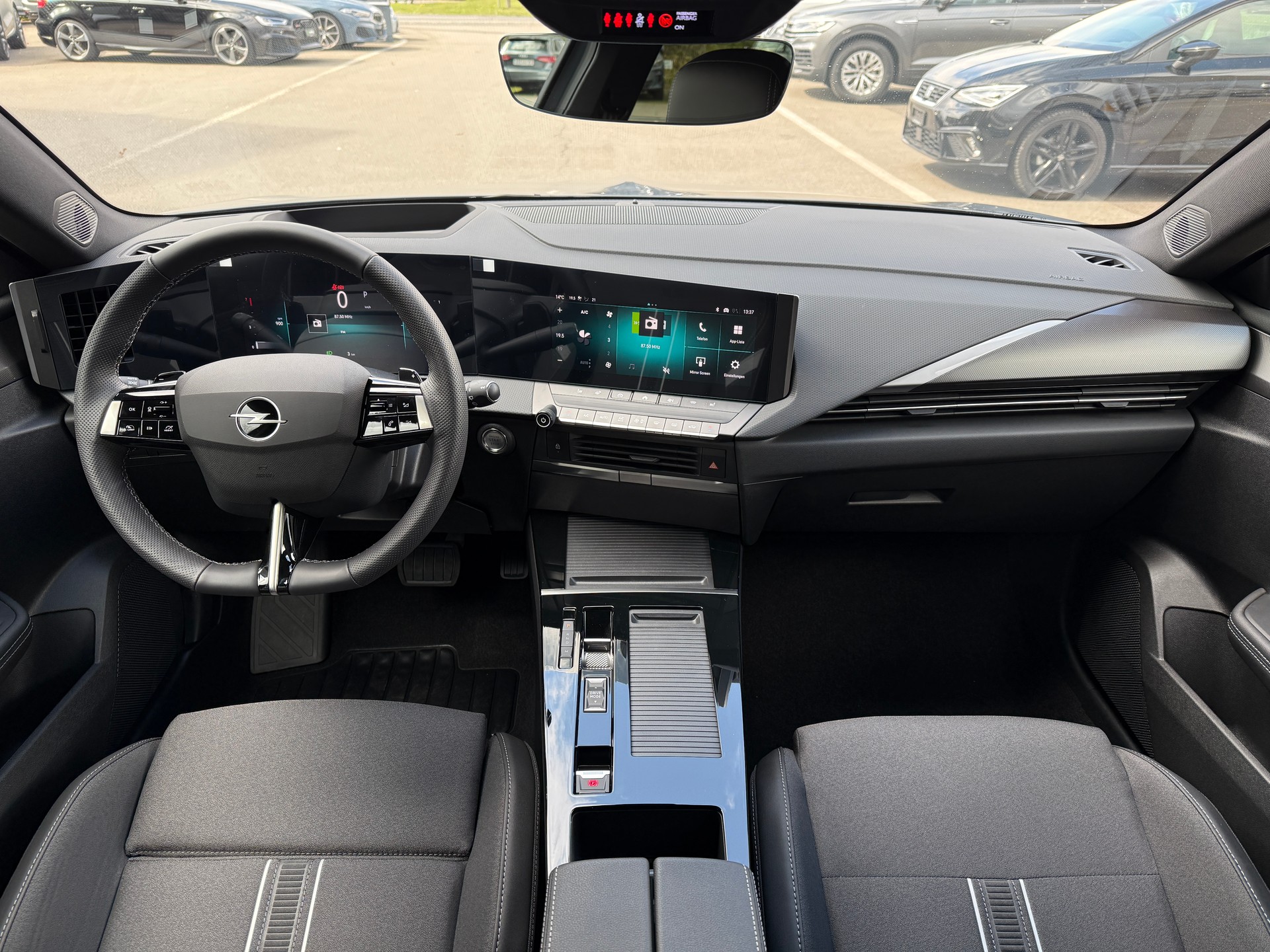 OPEL Astra Sports Tourer 1.2i Turbo GS A - 12