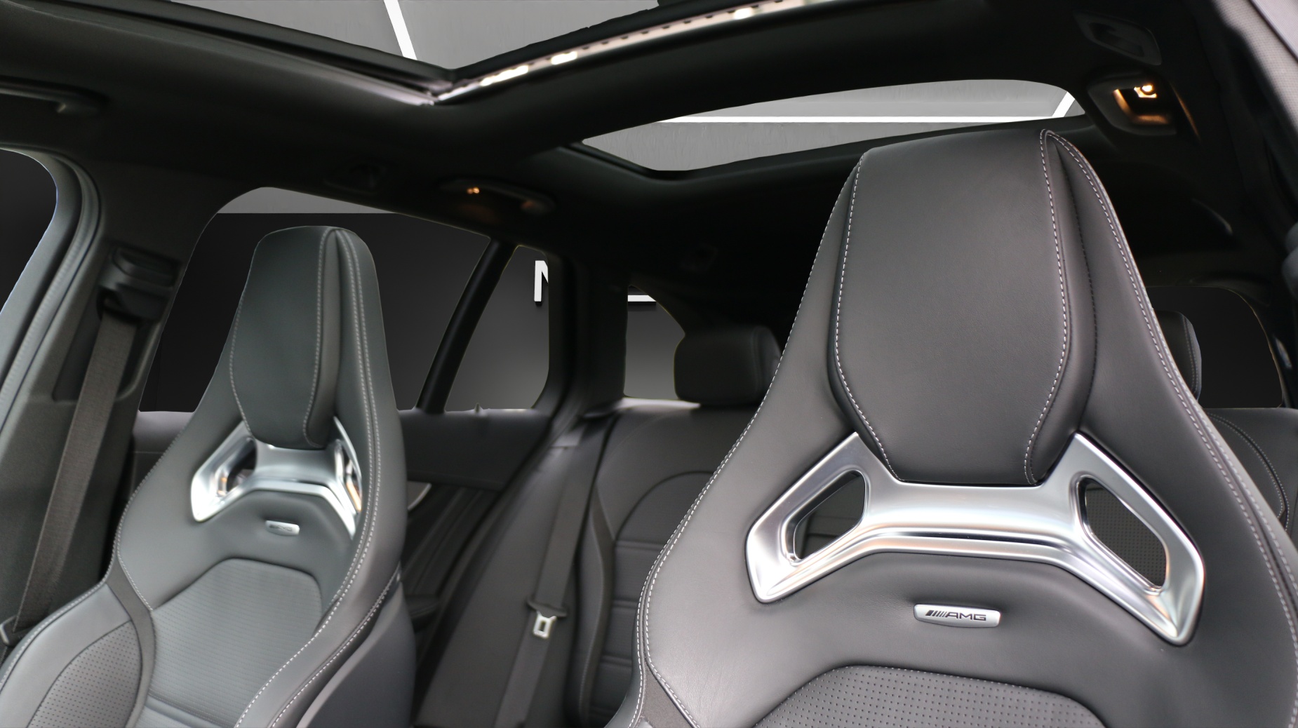 MERCEDES-BENZ C 63 S AMG - 9