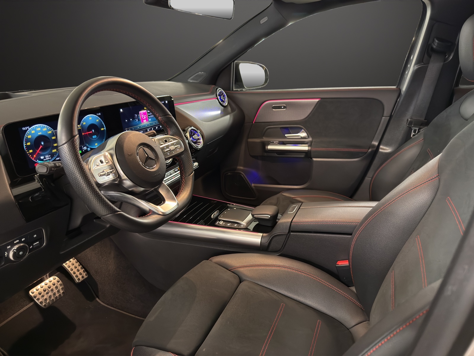 MERCEDES-BENZ EQA 300 AMG Line 4Matic - 11