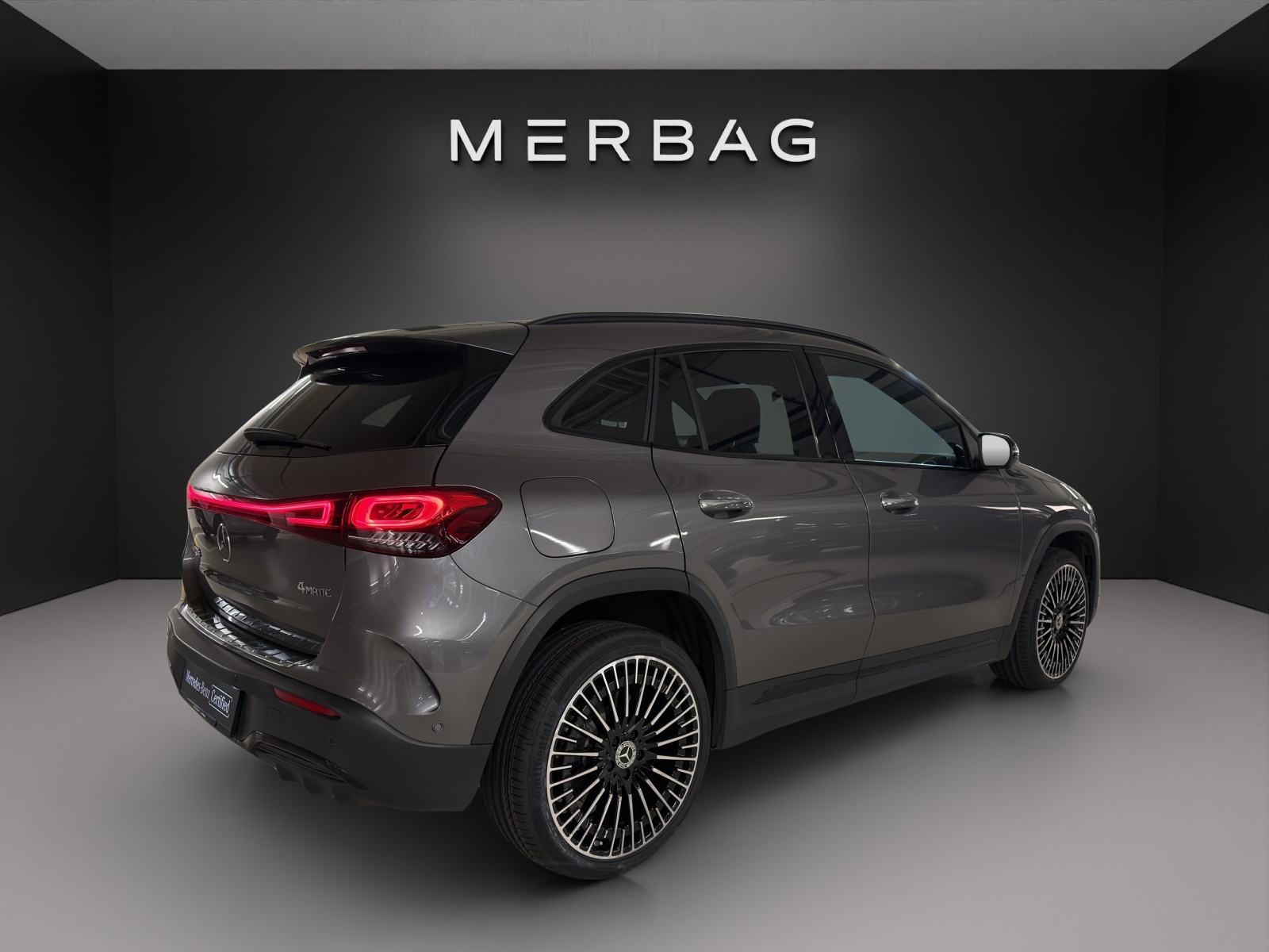 MERCEDES-BENZ EQA 300 AMG Line 4Matic - 8