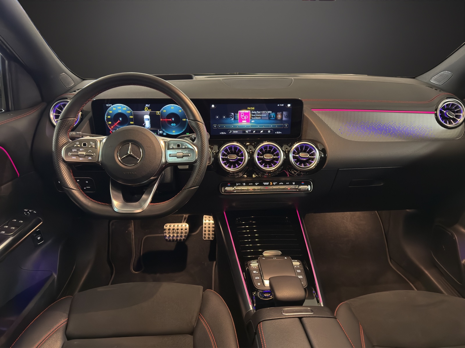 MERCEDES-BENZ EQA 300 AMG Line 4Matic - 10