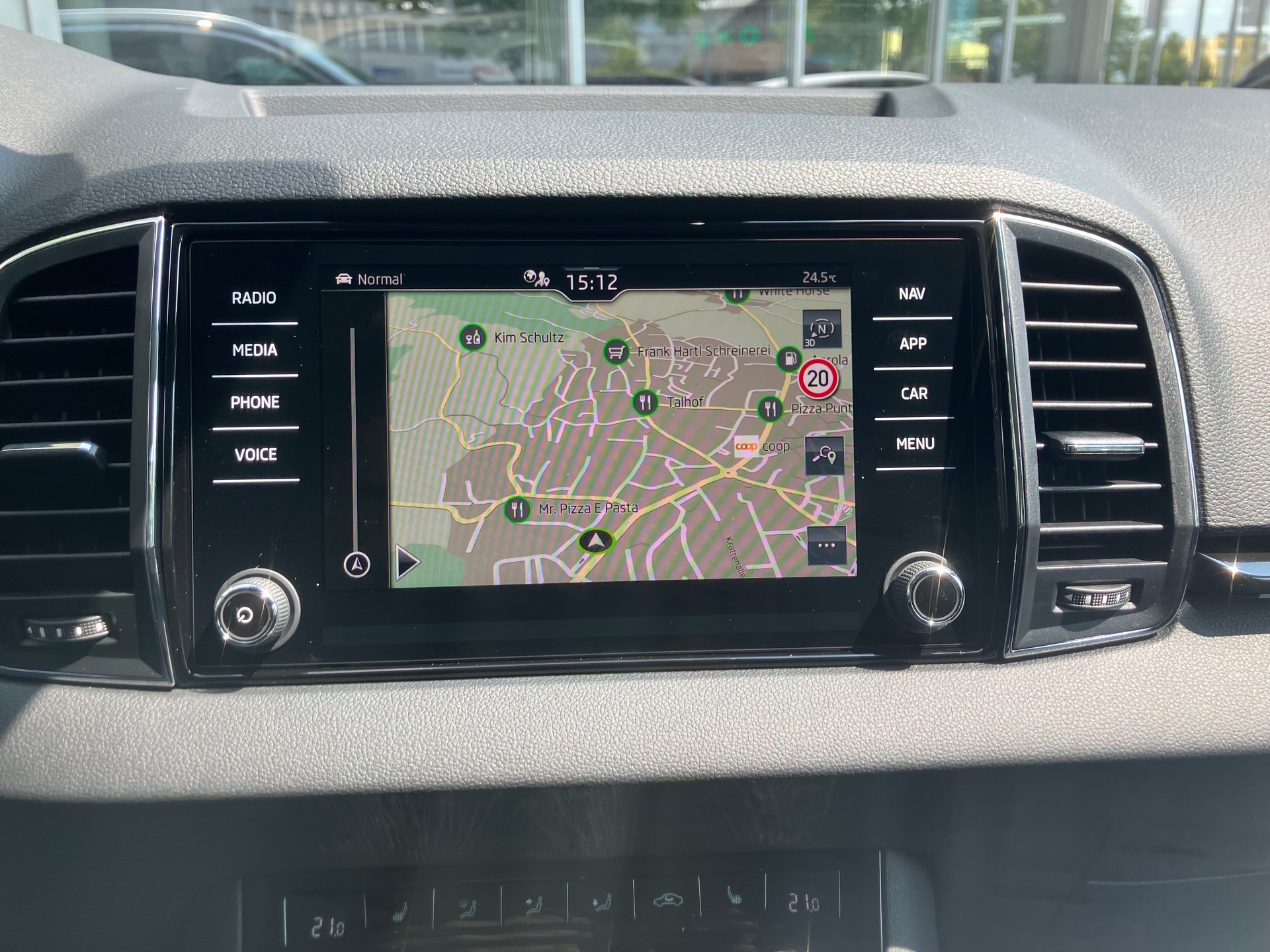 SKODA Karoq 2.0 TDI CR Dynamic 4x4 DSG - 8