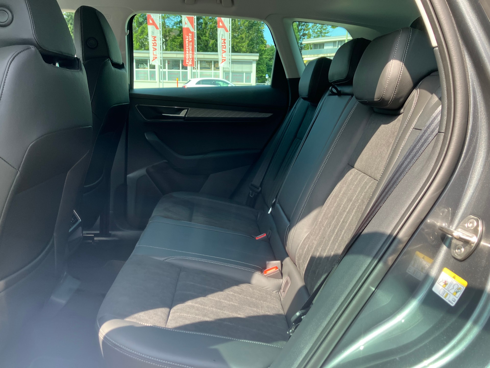 SKODA Karoq 2.0 TDI CR Dynamic 4x4 DSG - 5