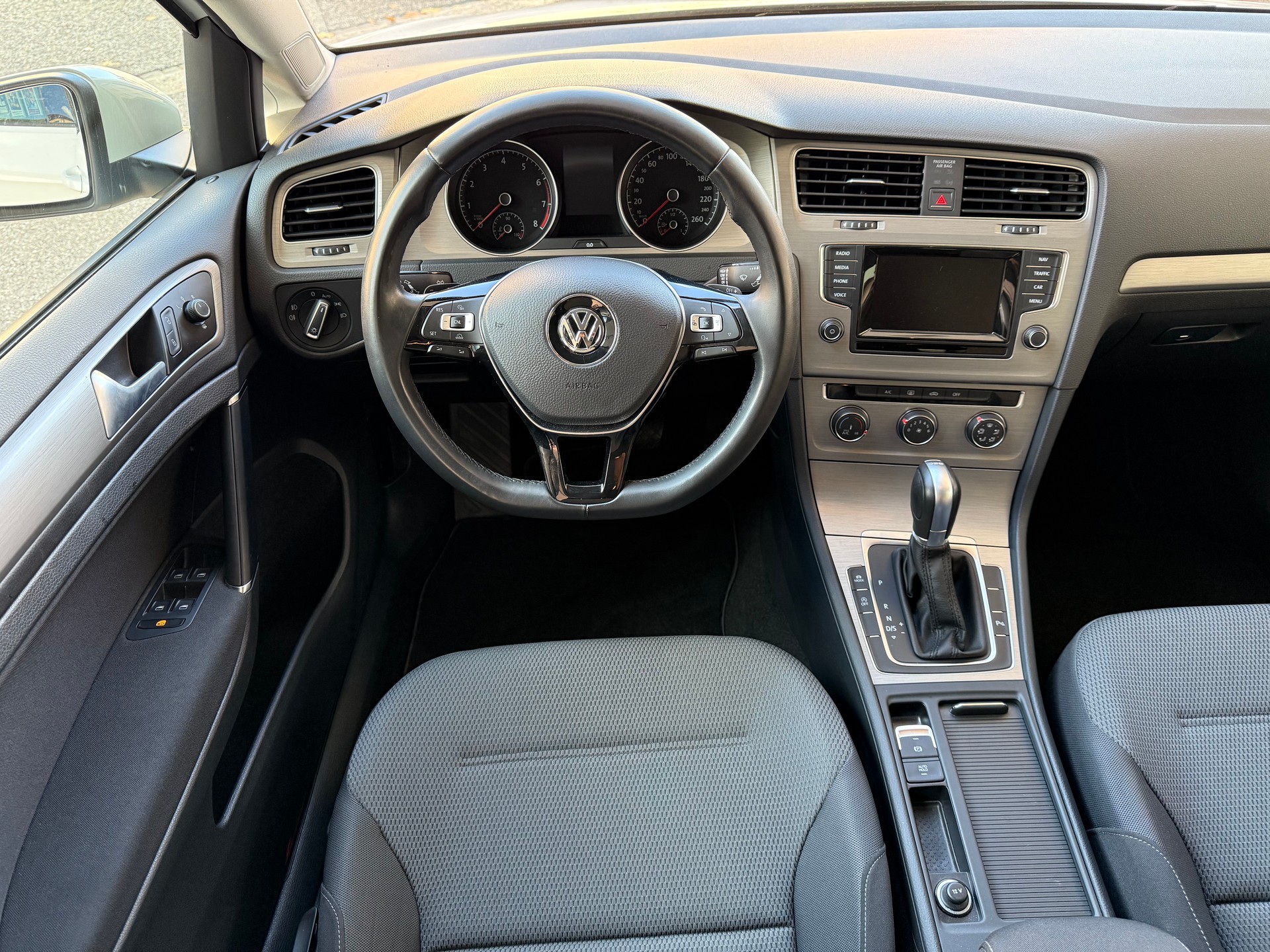 VW GOLF - 12