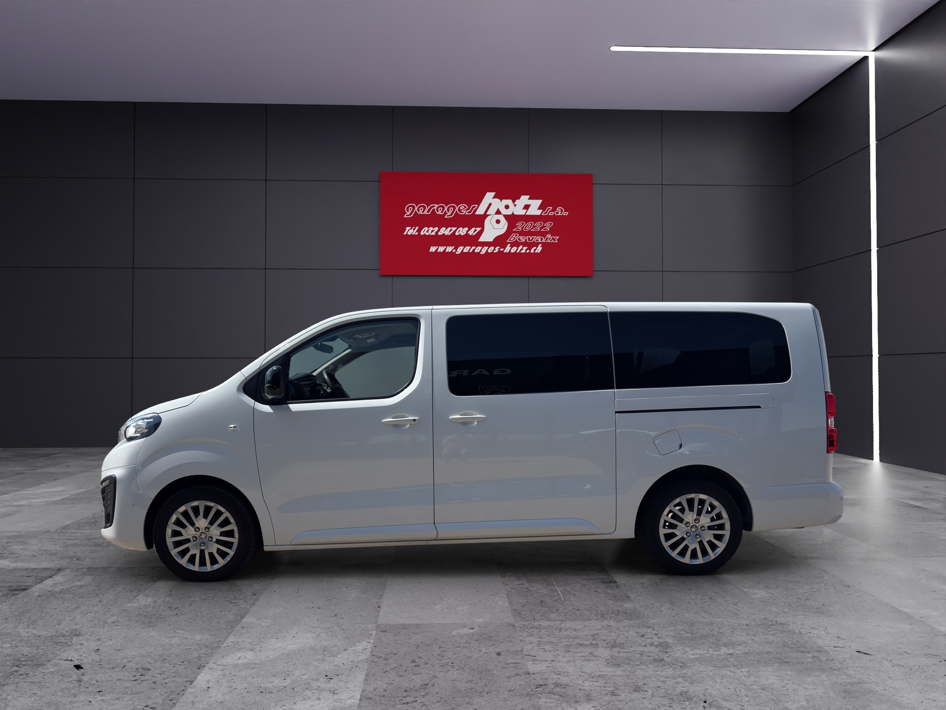 PEUGEOT Traveller 2.0 BlueHDi Business M - 2