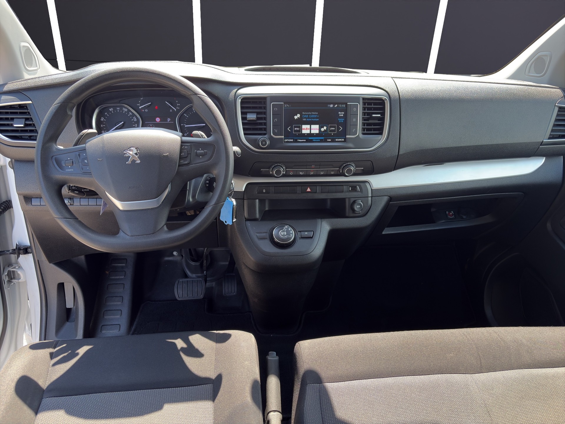 PEUGEOT Traveller 2.0 BlueHDi Business M - 7