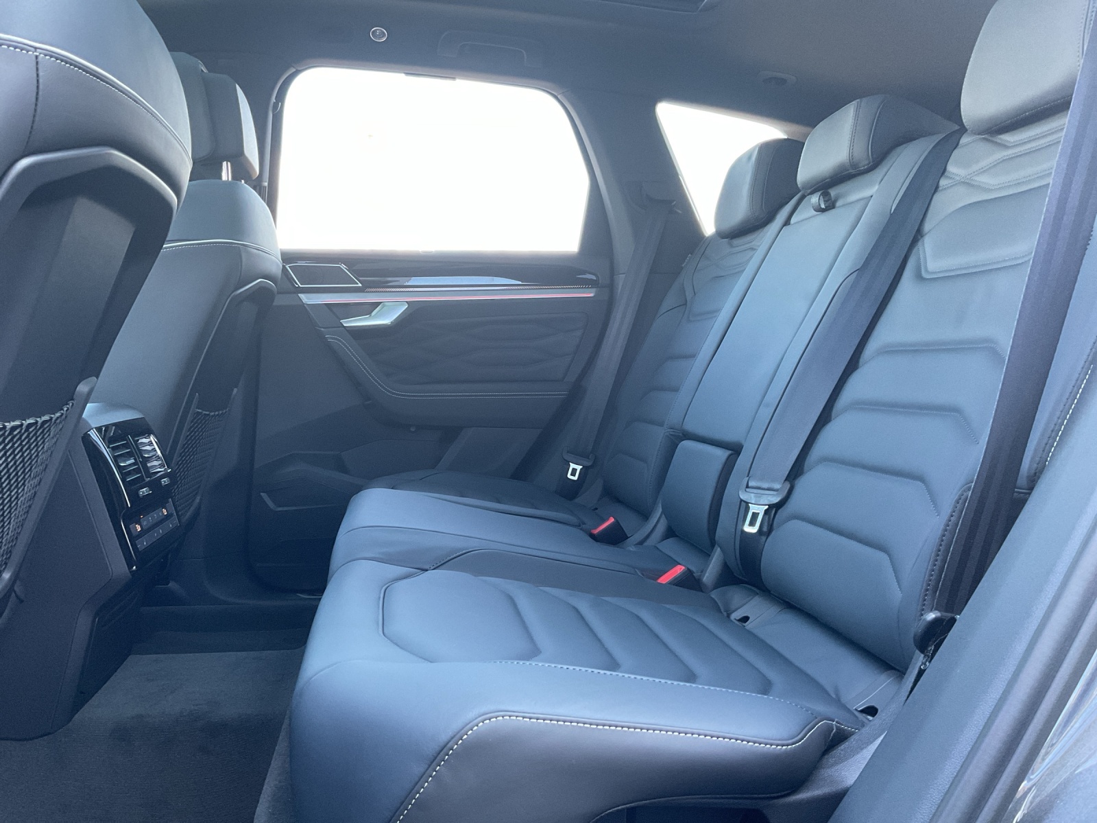 VW Touareg 3.0 TDI R-Line Tiptronic - 11