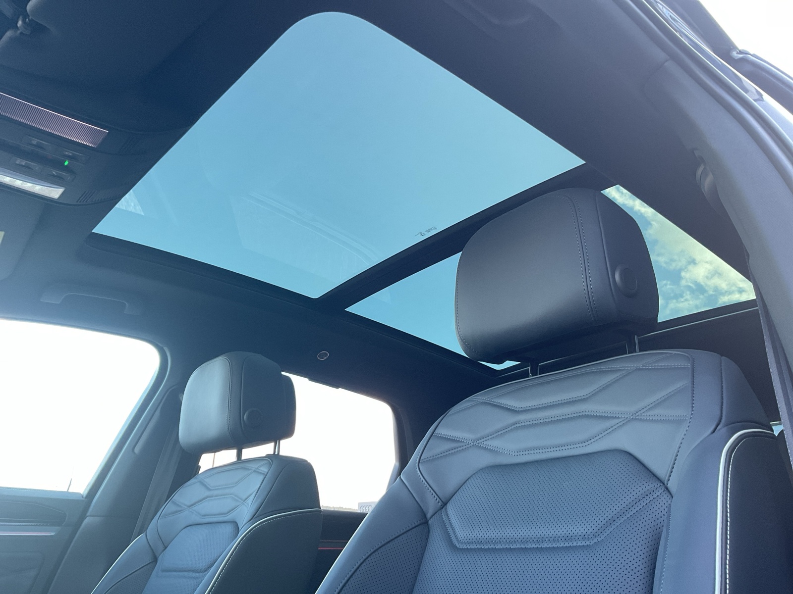 VW Touareg 3.0 TDI R-Line Tiptronic - 14