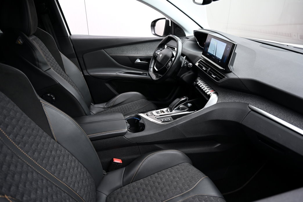 PEUGEOT 3008 1.2 PureTech Road Trip EAT8 - 5