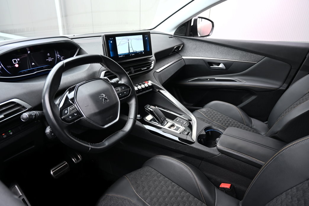 PEUGEOT 3008 1.2 PureTech Road Trip EAT8 - 9