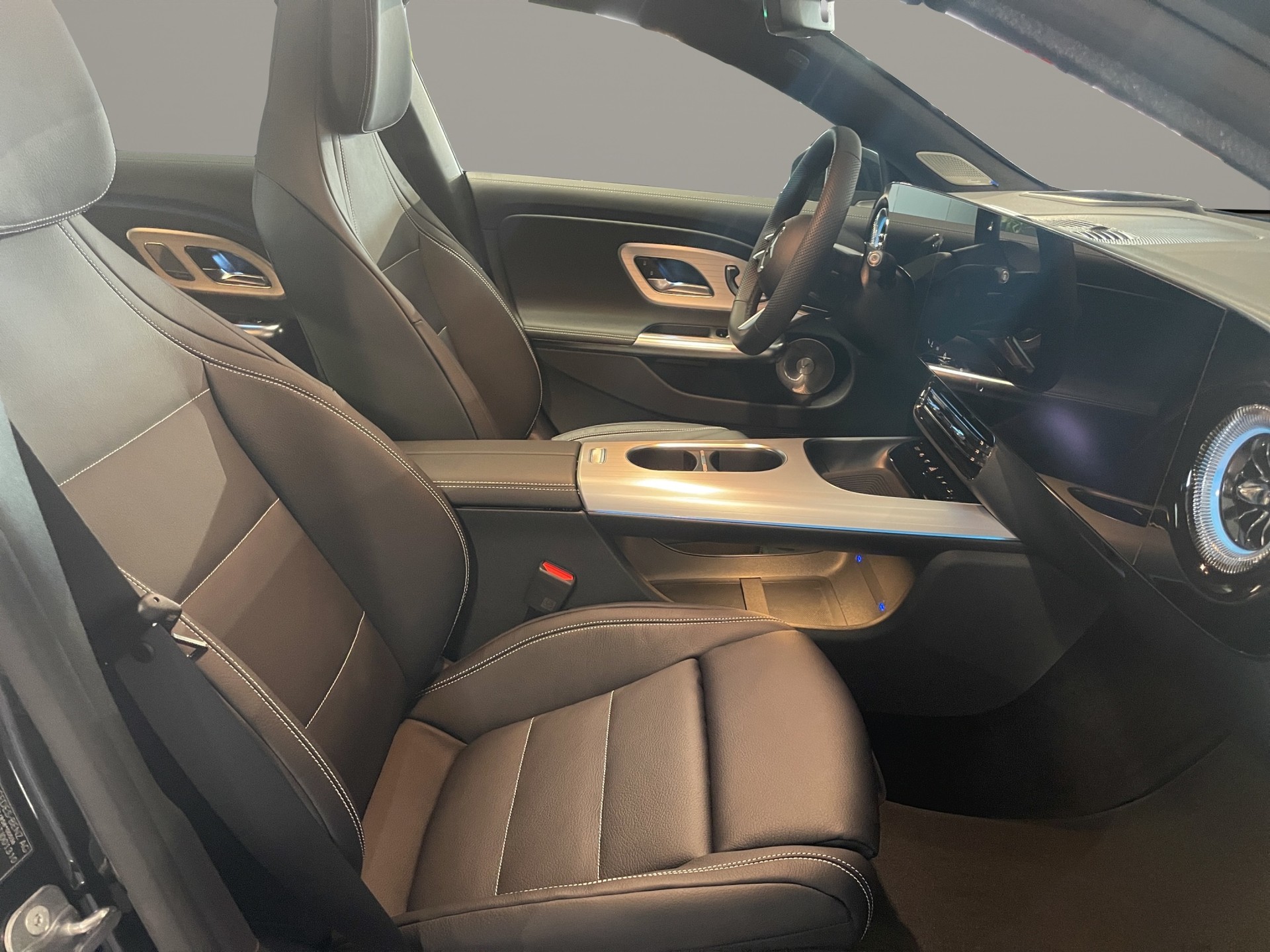 MERCEDES-BENZ CLA 220 8G-DCT 4Matic - 10