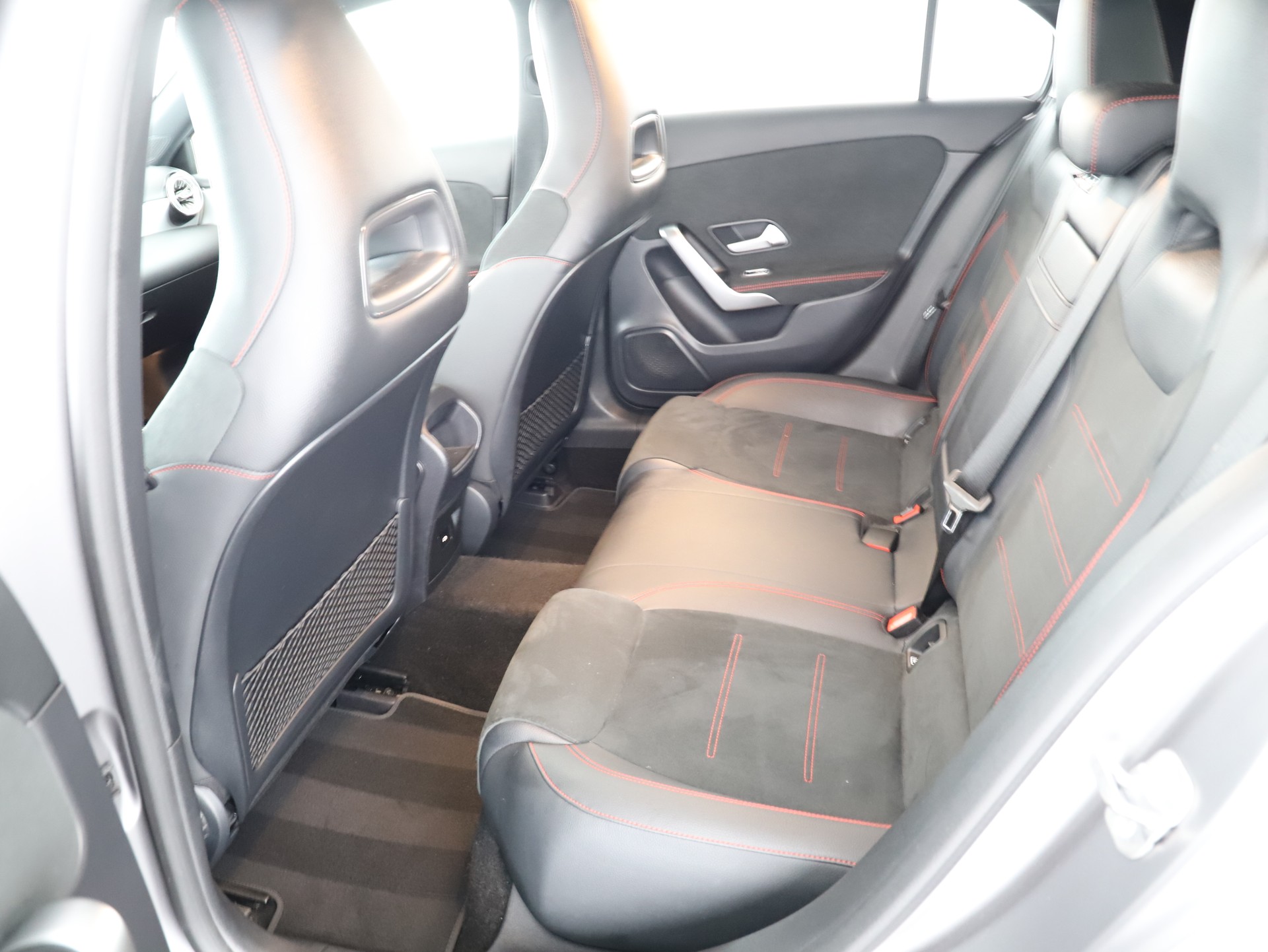 MERCEDES-BENZ A 200 7G-DCT - 13