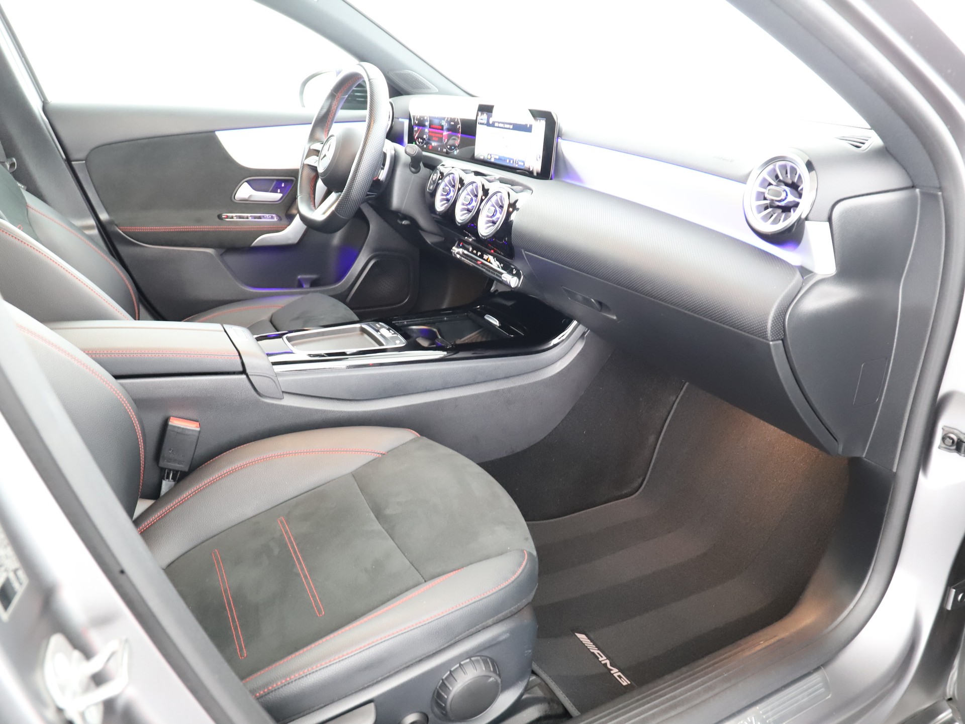 MERCEDES-BENZ A 200 7G-DCT - 10