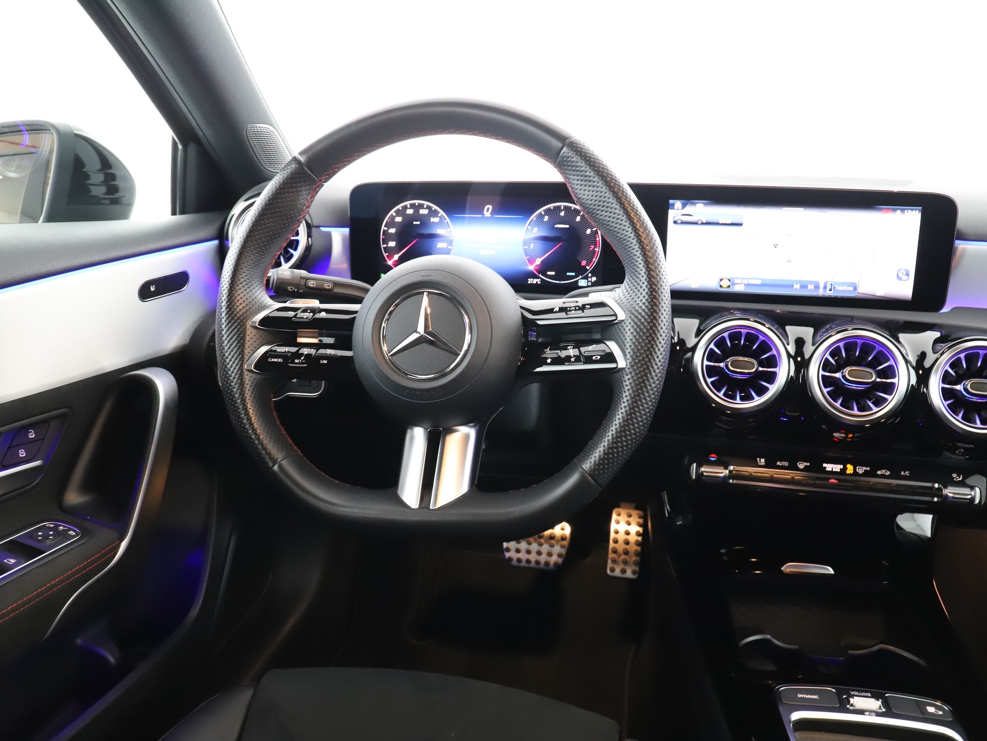 MERCEDES-BENZ A 200 7G-DCT - 12