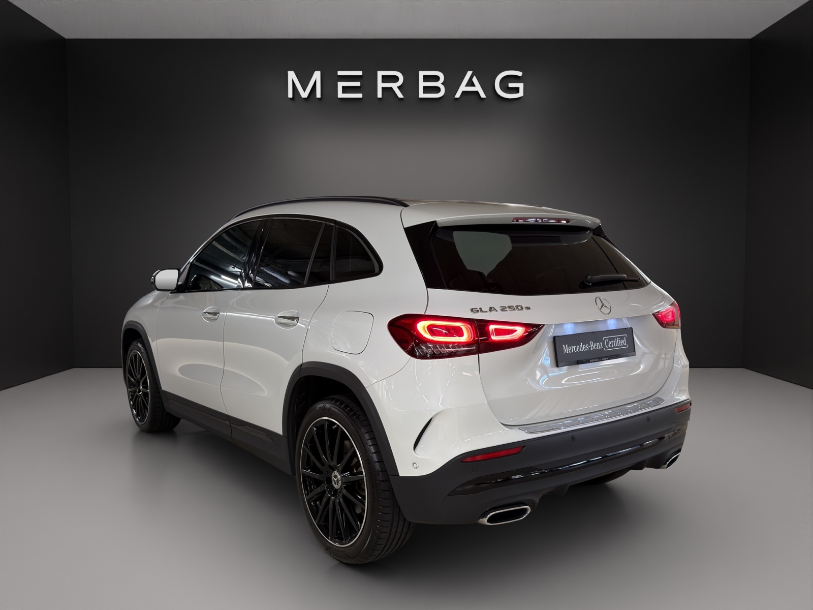 MERCEDES-BENZ GLA 250e AMG Line 8G-DCT - 5