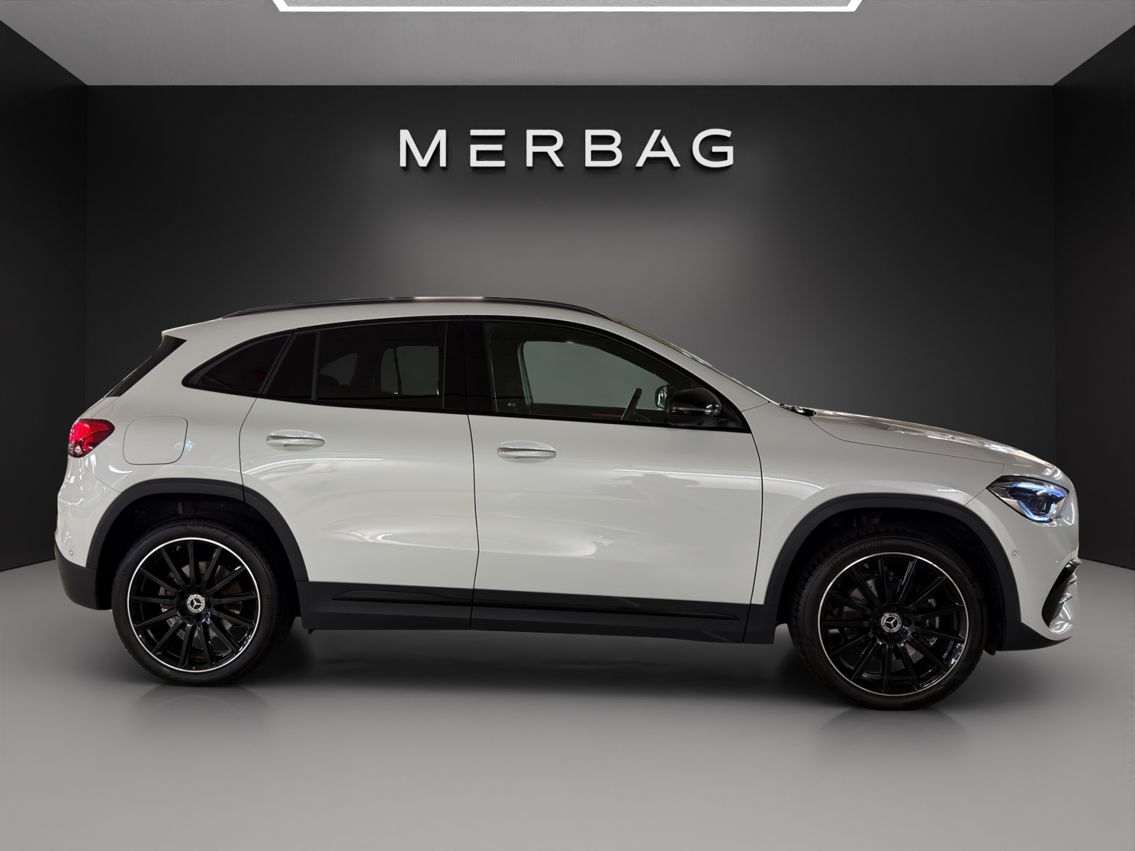 MERCEDES-BENZ GLA 250e AMG Line 8G-DCT - 8