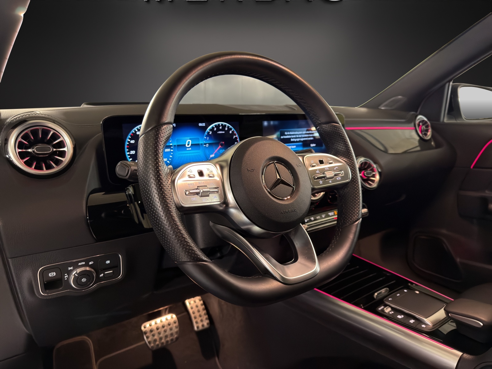 MERCEDES-BENZ GLA 250e AMG Line 8G-DCT - 10