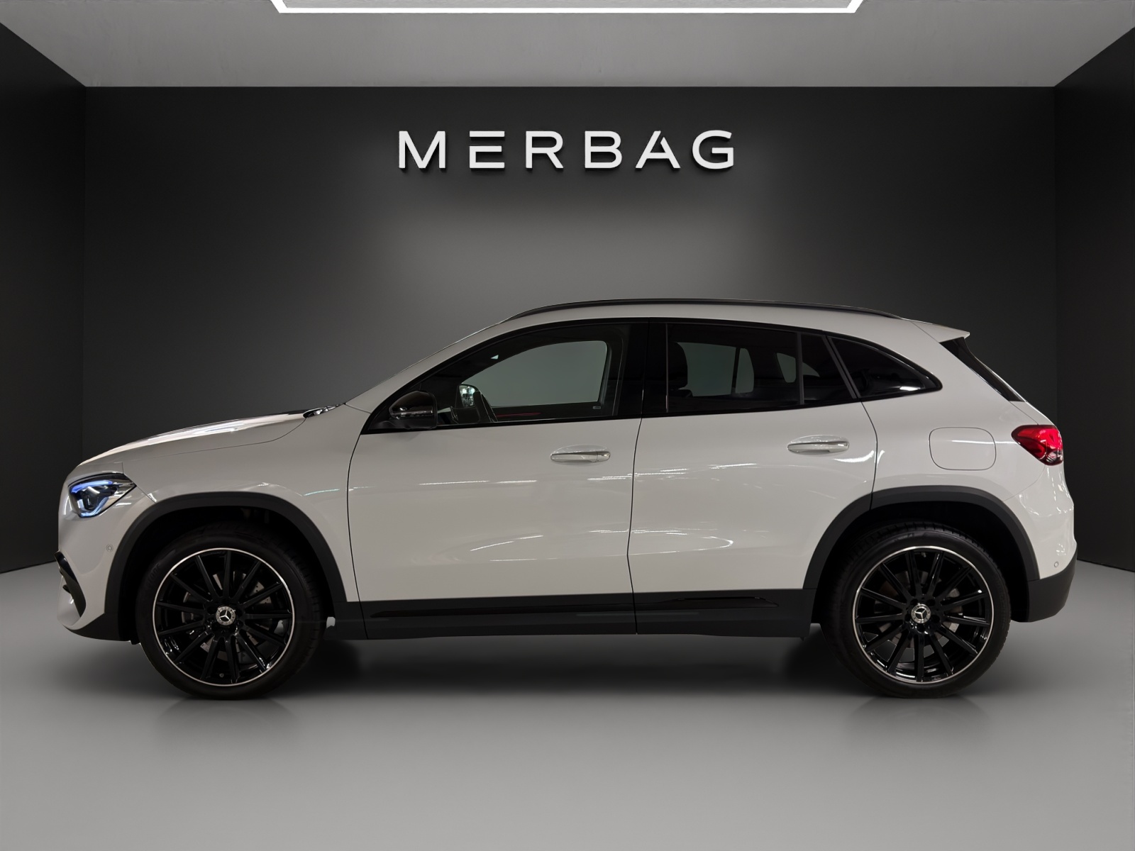 MERCEDES-BENZ GLA 250e AMG Line 8G-DCT - 4