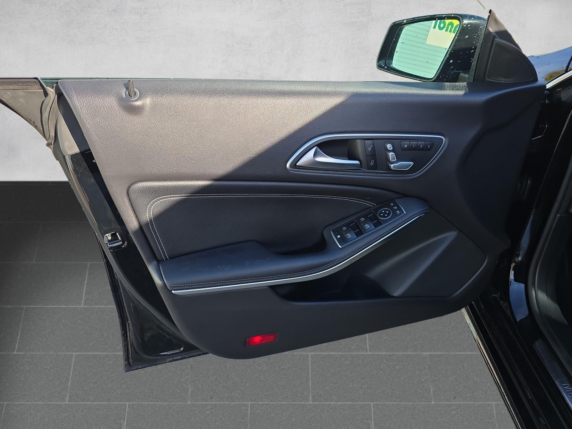 MERCEDES-BENZ CLA Shooting Brake 180 Urban 7G-DCT - 9