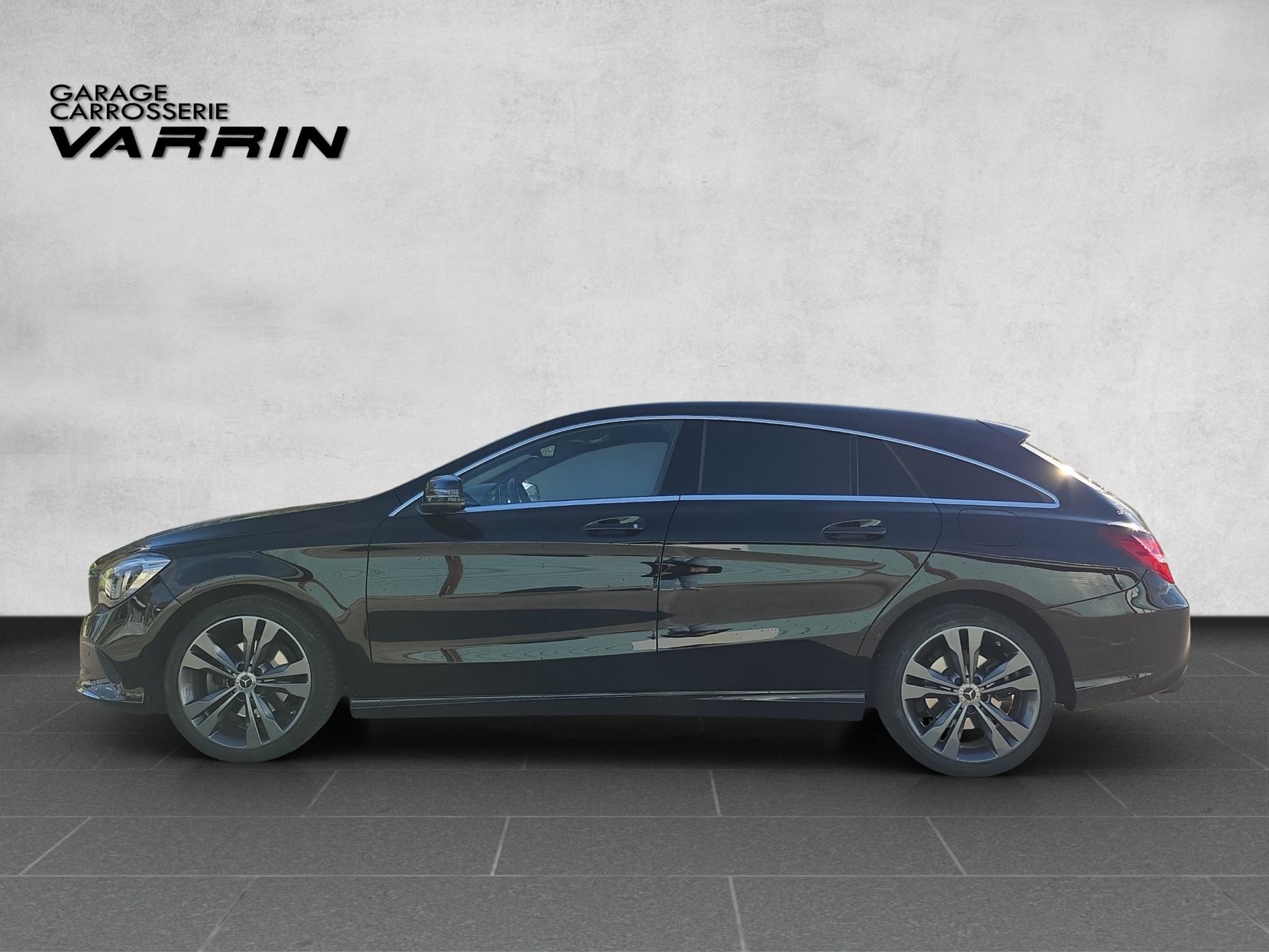 MERCEDES-BENZ CLA Shooting Brake 180 Urban 7G-DCT - 3