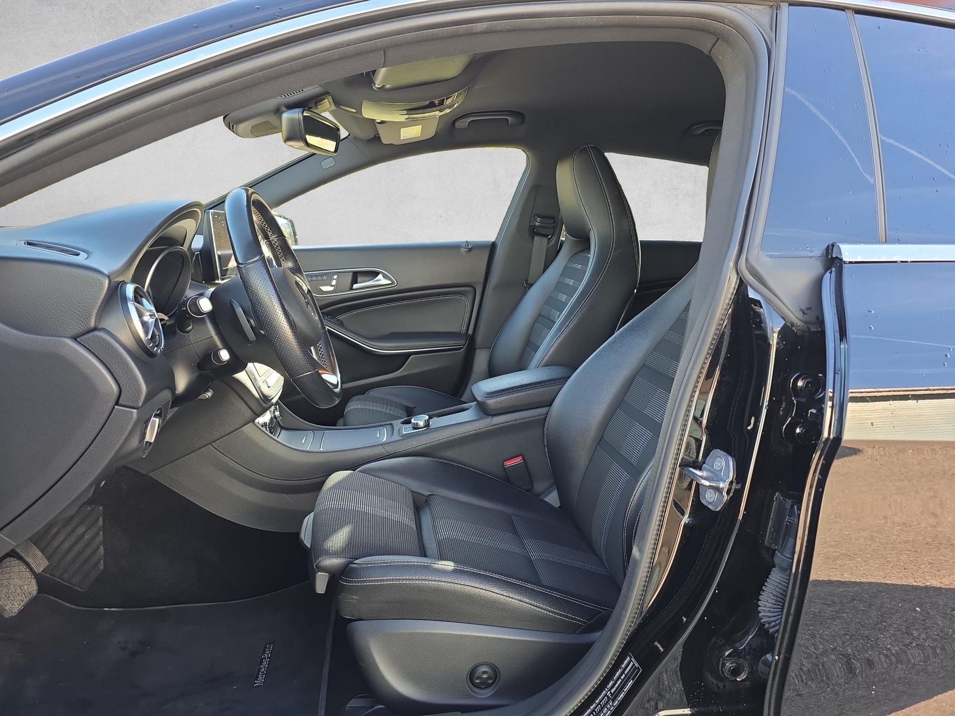 MERCEDES-BENZ CLA Shooting Brake 180 Urban 7G-DCT - 14