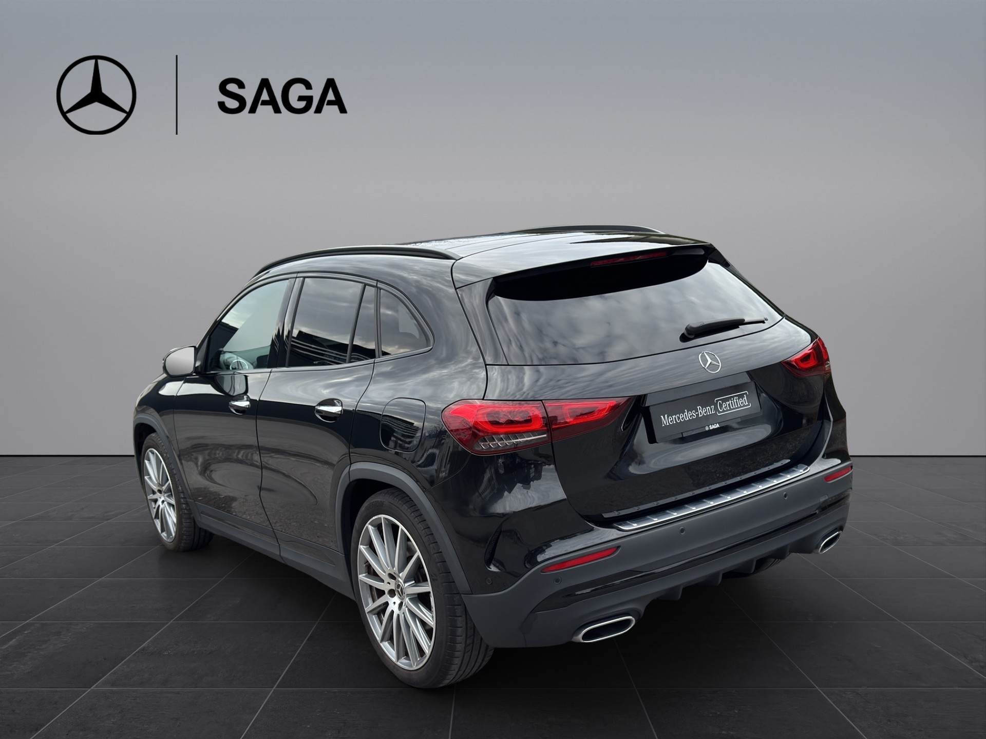 MERCEDES-BENZ GLA 250 AMG Line 4Matic - 4