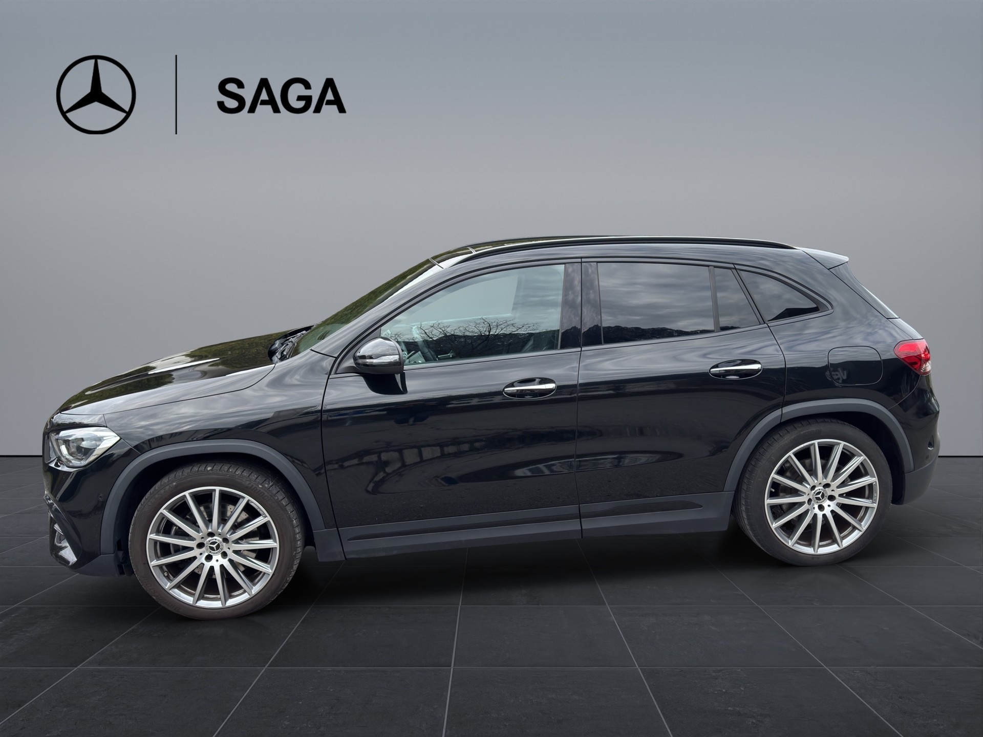 MERCEDES-BENZ GLA 250 AMG Line 4Matic - 3