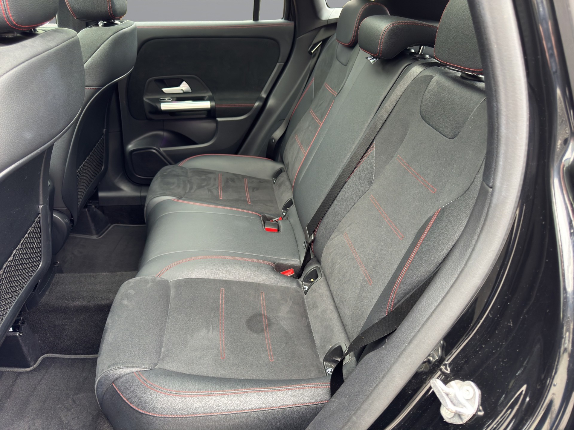 MERCEDES-BENZ GLA 250 AMG Line 4Matic - 11