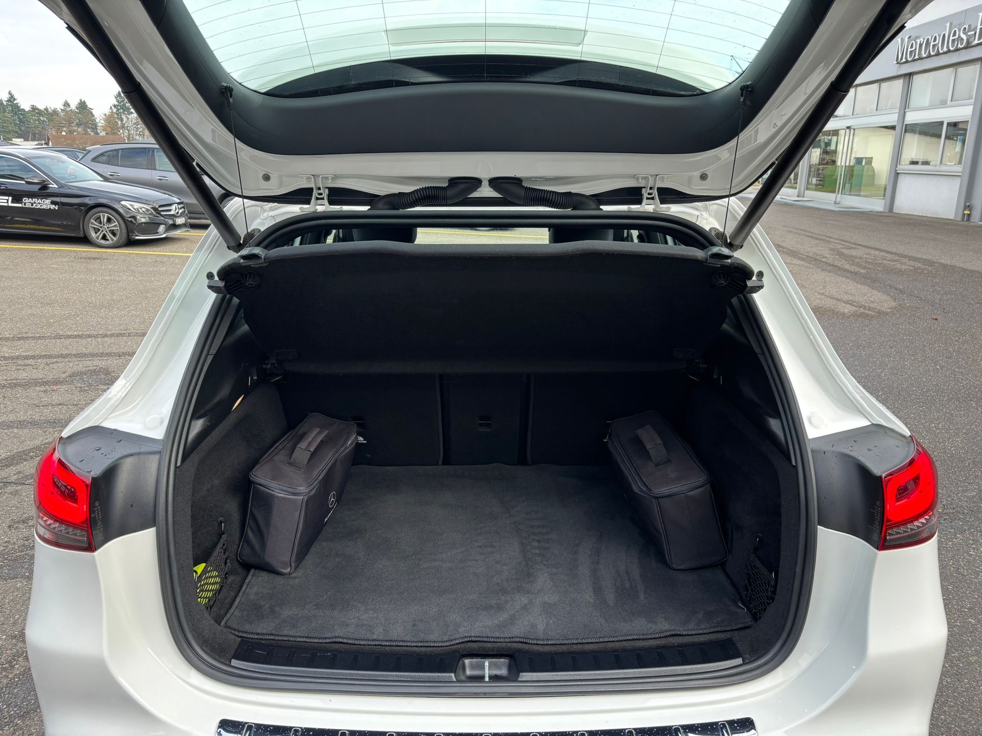 MERCEDES-BENZ EQA 300 4Matic Progressive - 14