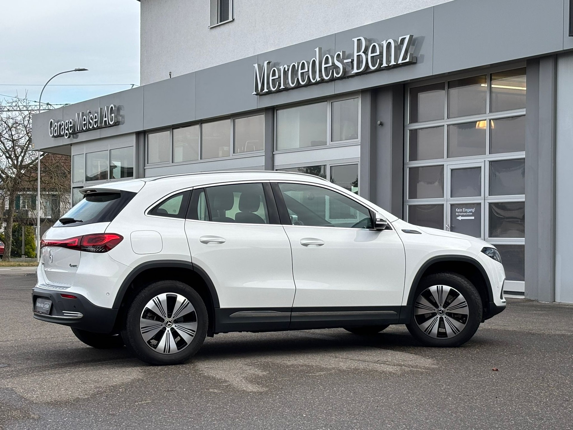 MERCEDES-BENZ EQA 300 4Matic Progressive - 3