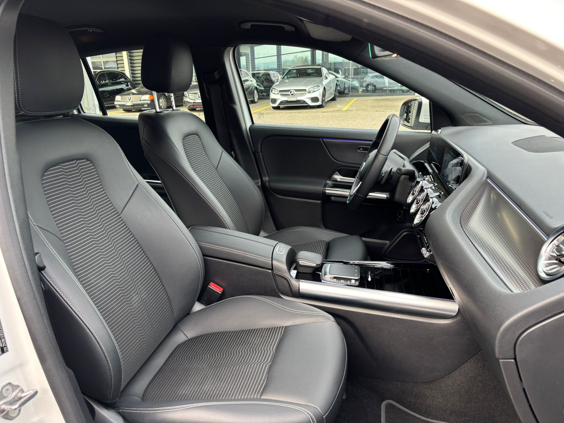 MERCEDES-BENZ EQA 300 4Matic Progressive - 9