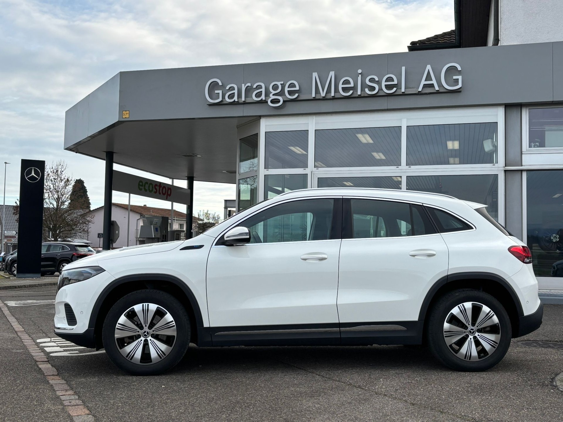 MERCEDES-BENZ EQA 300 4Matic Progressive - 5