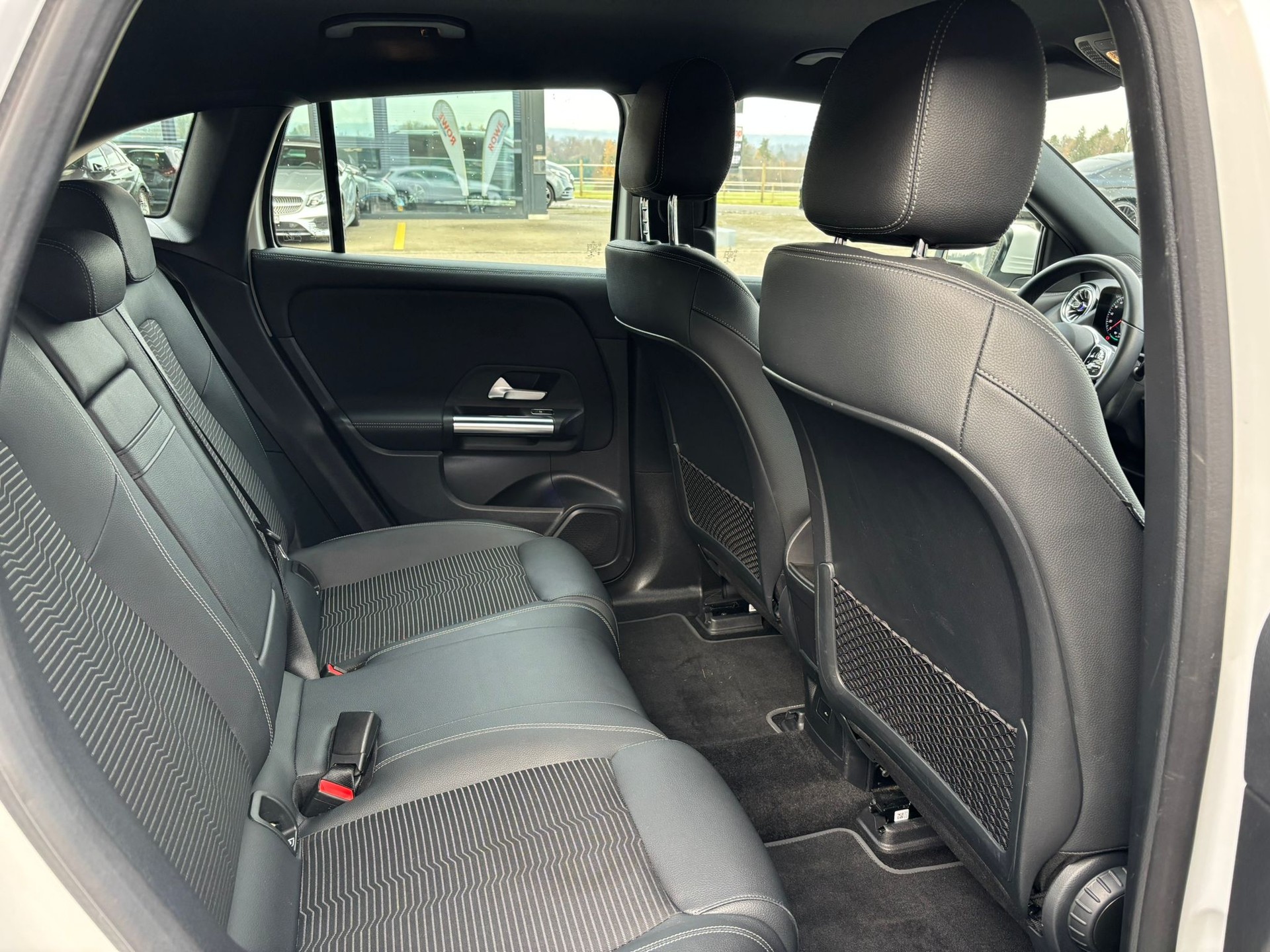MERCEDES-BENZ EQA 300 4Matic Progressive - 10