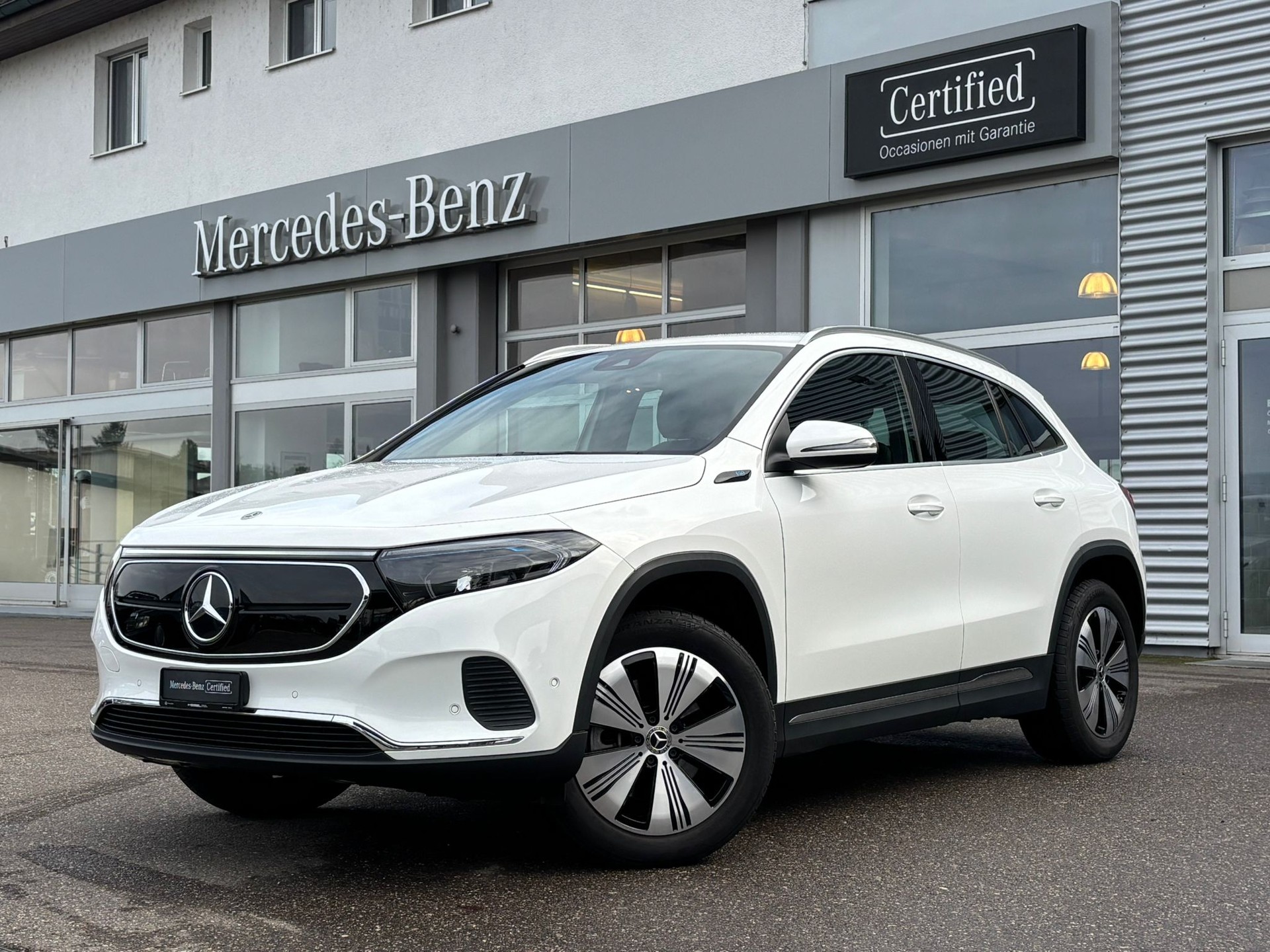 MERCEDES-BENZ EQA 300 4Matic Progressive - 2