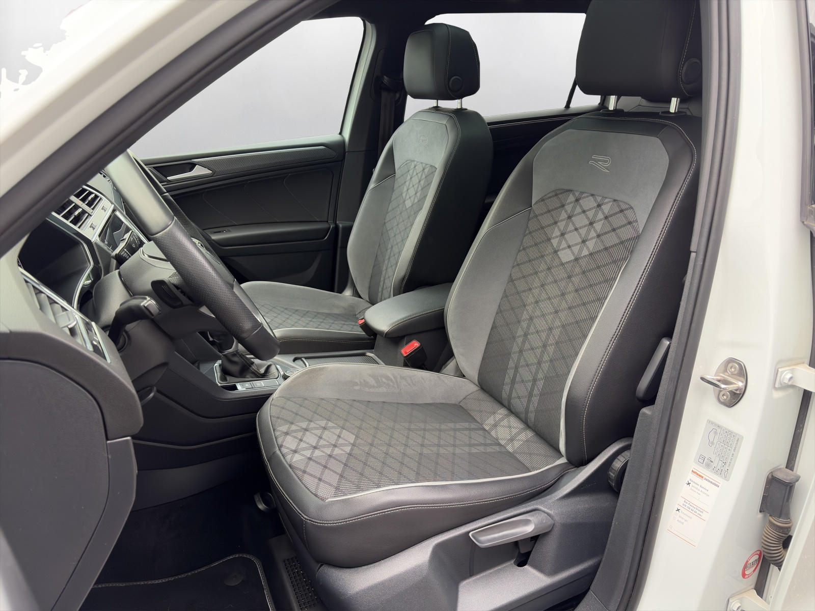 VW Tiguan Allspace 2.0TSI R-Line 4Motion DSG - 10
