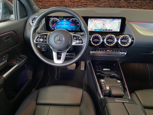 MERCEDES-BENZ EQA 250 - 9