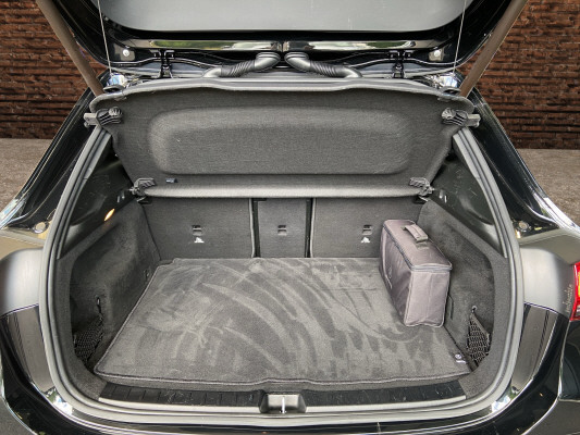 MERCEDES-BENZ EQA 250 - 7