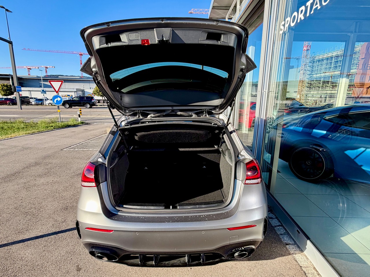 Mercedes-Benz A 35 AMG 4Matic Speedshift, Bild 11