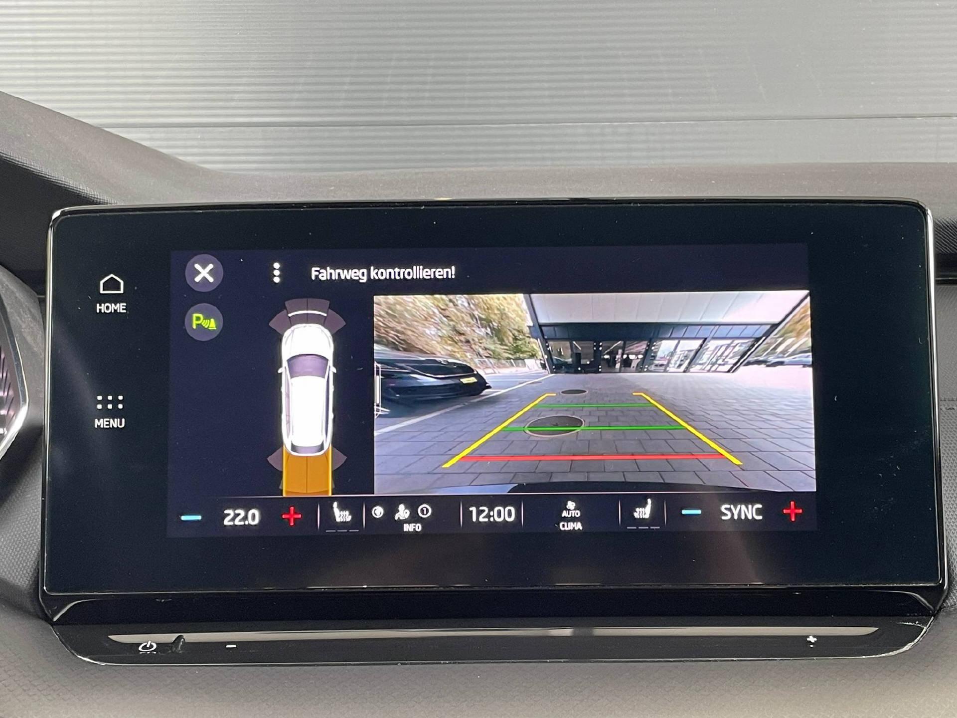 SKODA Octavia Combi 2.0 TDI Ambition 4×4 DSG-11