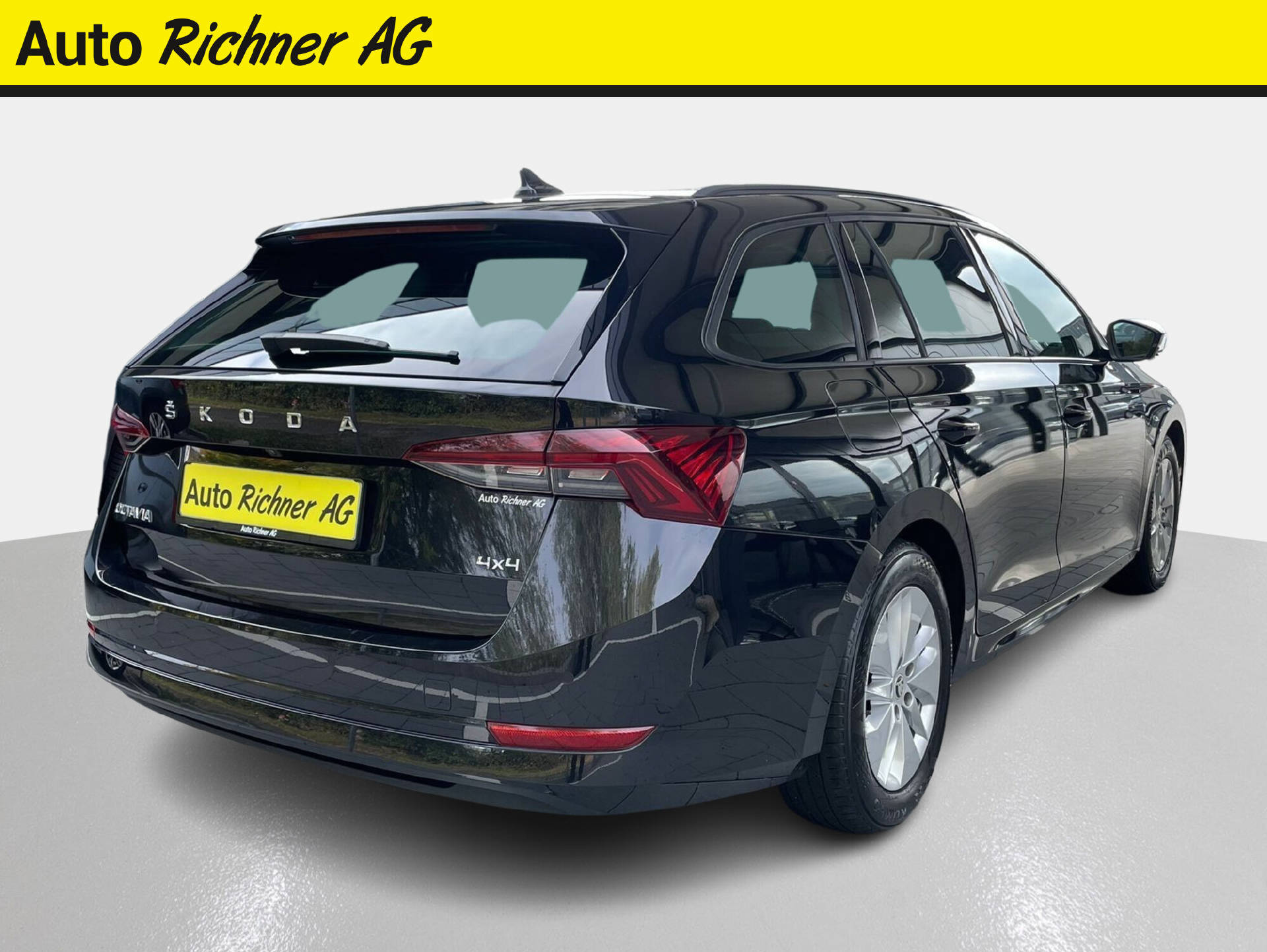 SKODA Octavia Combi 2.0 TDI Ambition 4×4 DSG-3