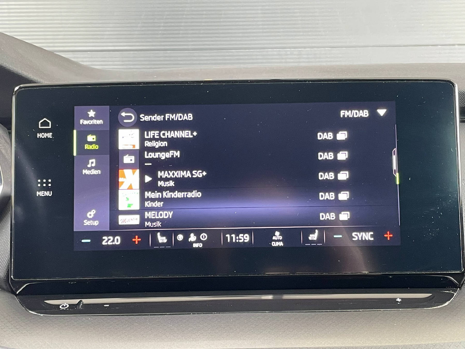 SKODA Octavia Combi 2.0 TDI Ambition 4×4 DSG-14