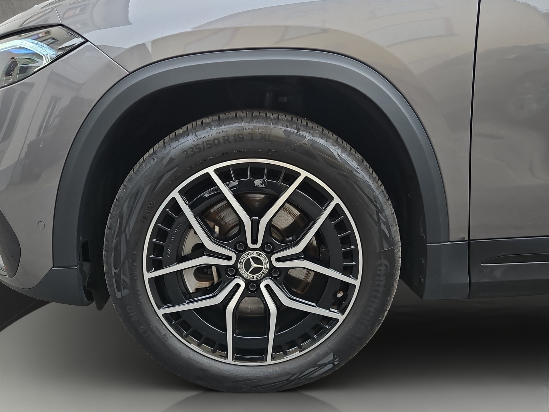 MERCEDES-BENZ EQA 300 AMG Line 4Matic - 19