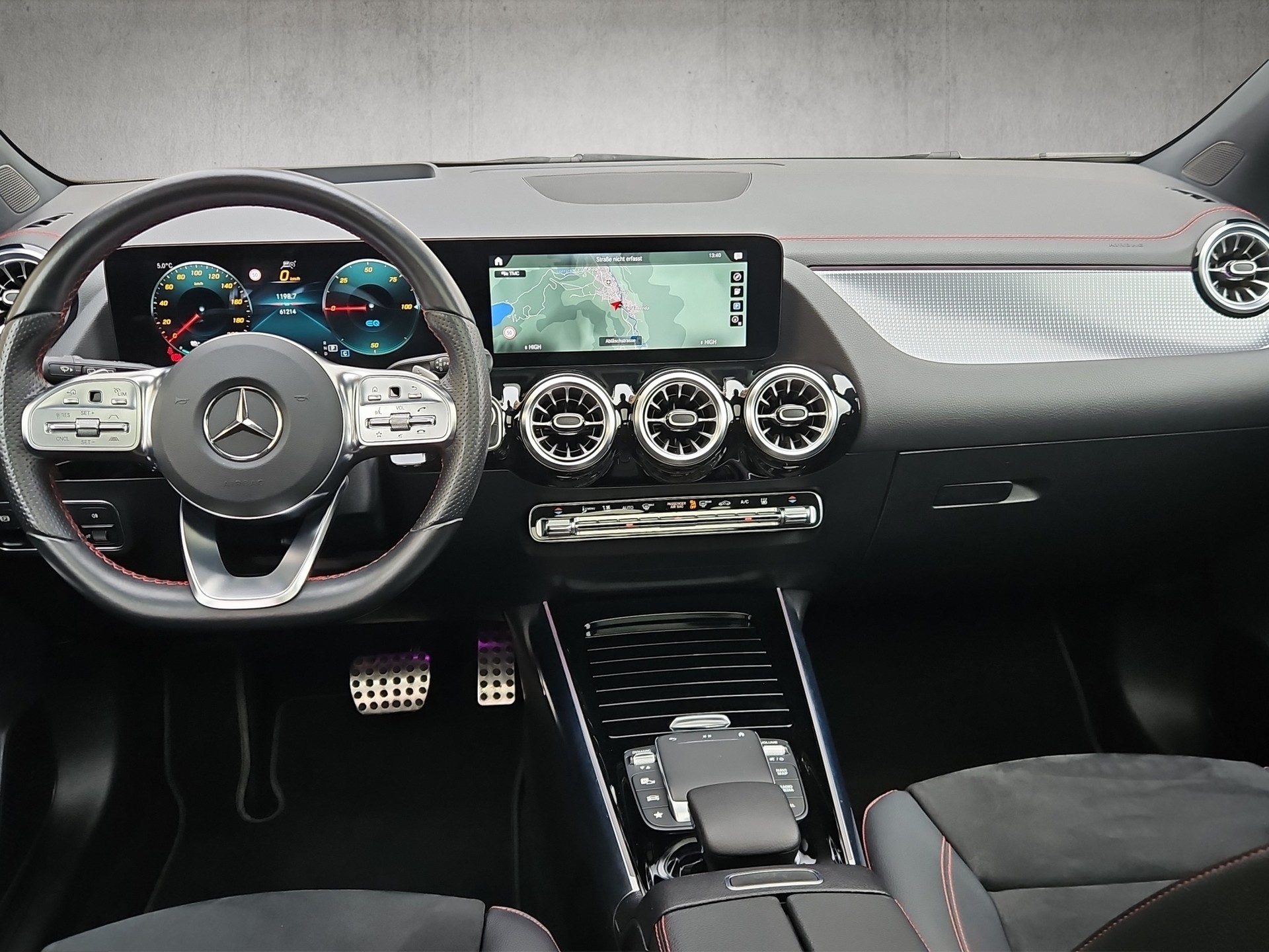 MERCEDES-BENZ EQA 300 AMG Line 4Matic - 13