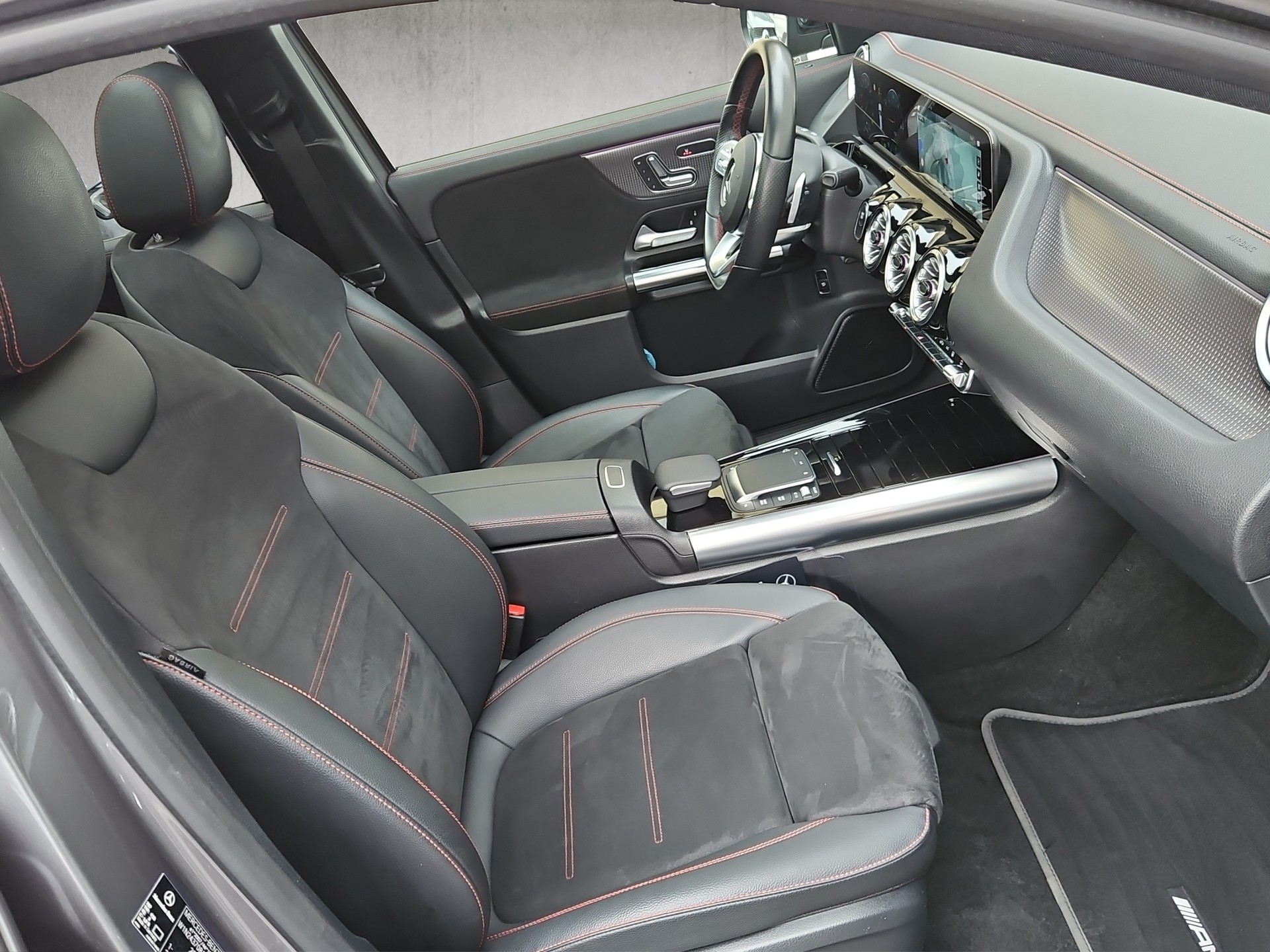 MERCEDES-BENZ EQA 300 AMG Line 4Matic - 10