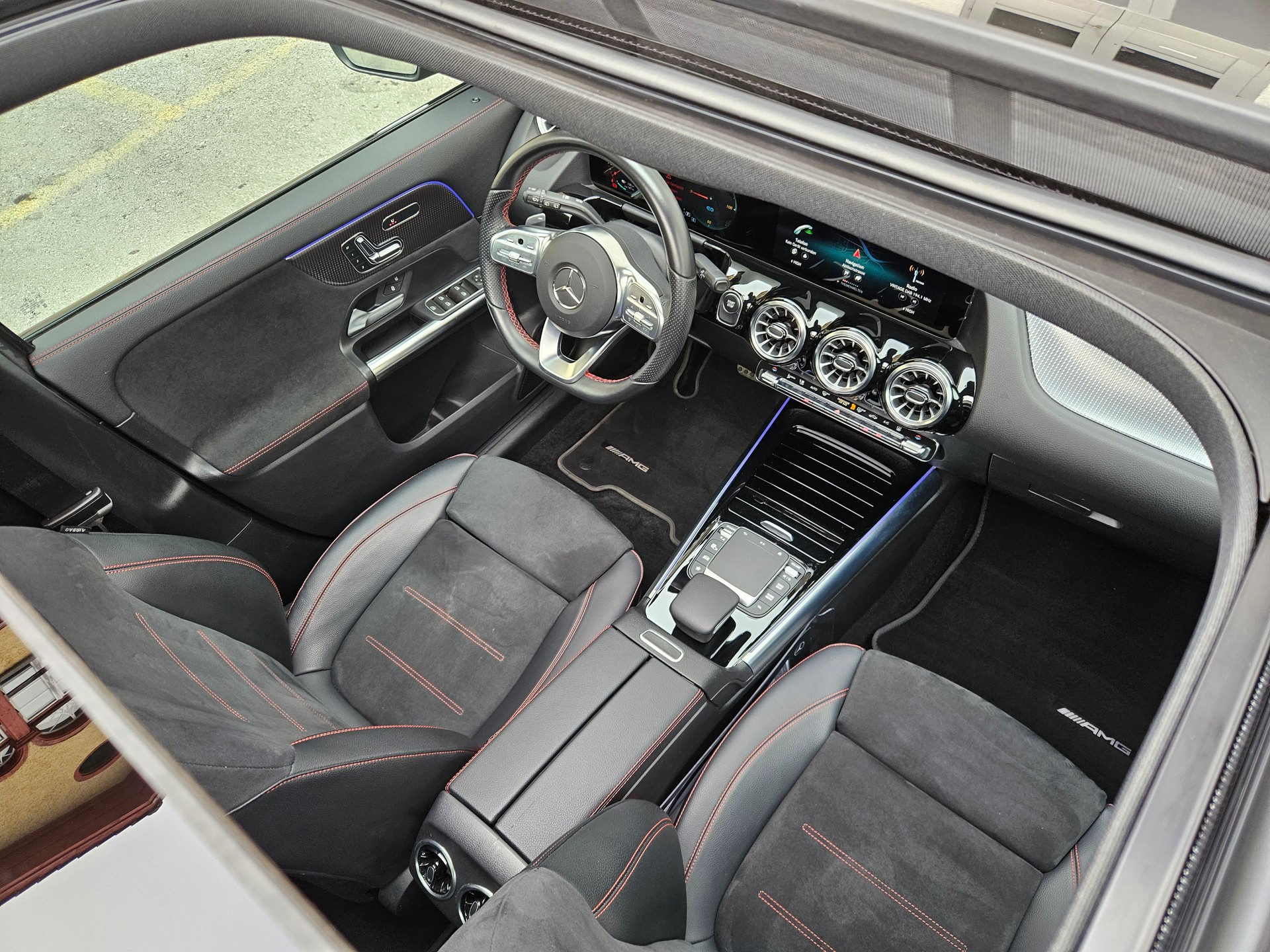 MERCEDES-BENZ EQA 300 AMG Line 4Matic - 20