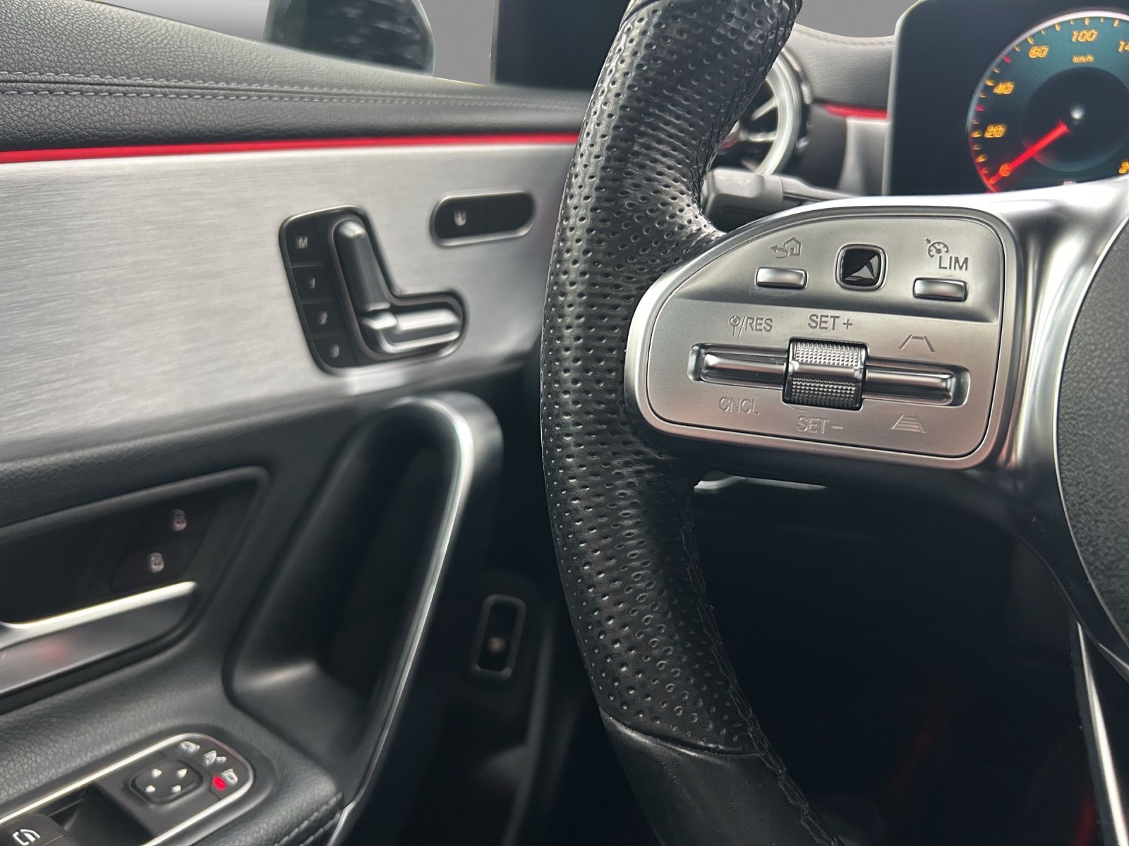 MERCEDES-BENZ CLA Shooting Brake 250 4Matic 7G-DCT AMG Line - 15